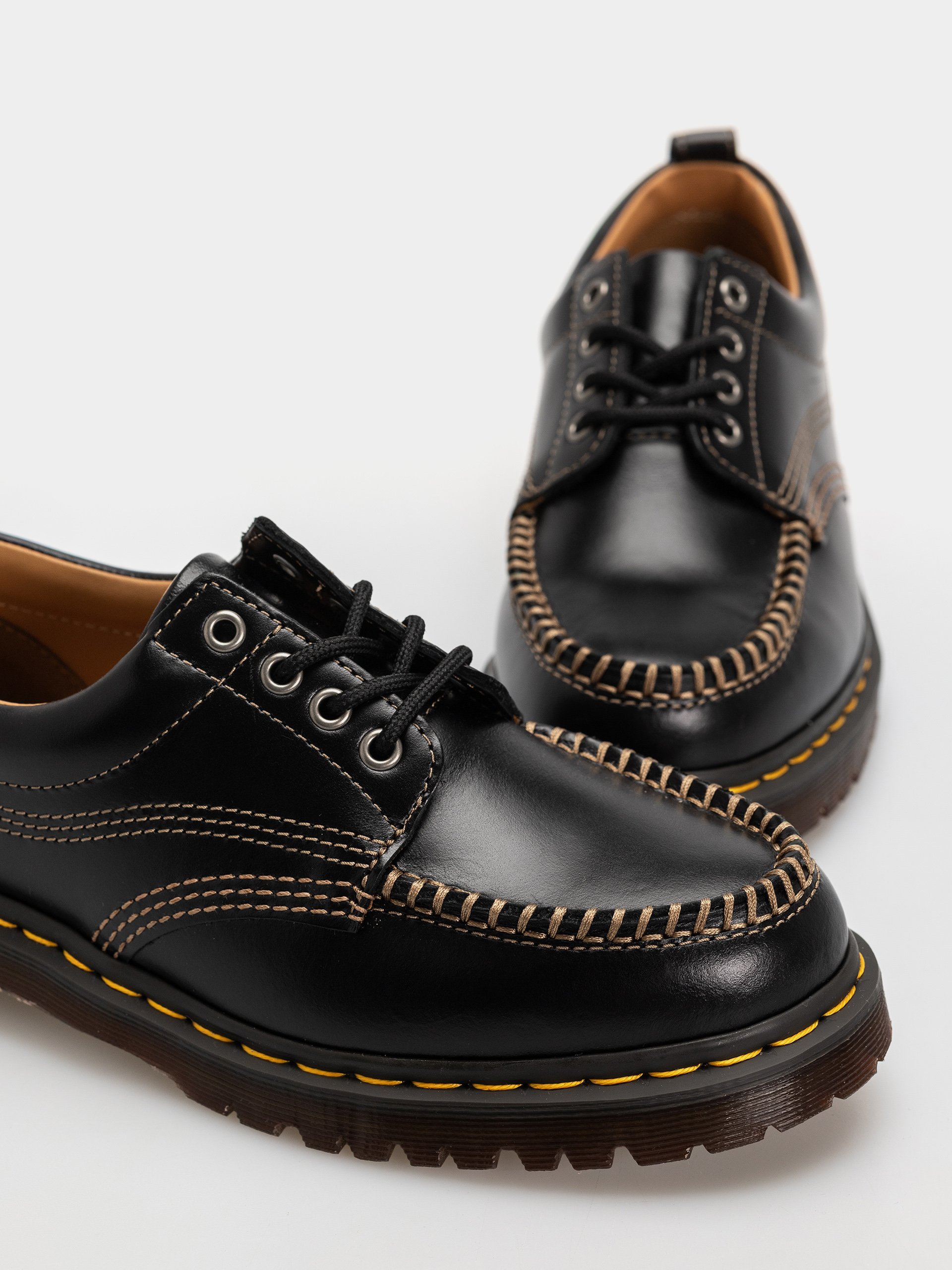 Взуття Dr. Martens Lowell (black analine)