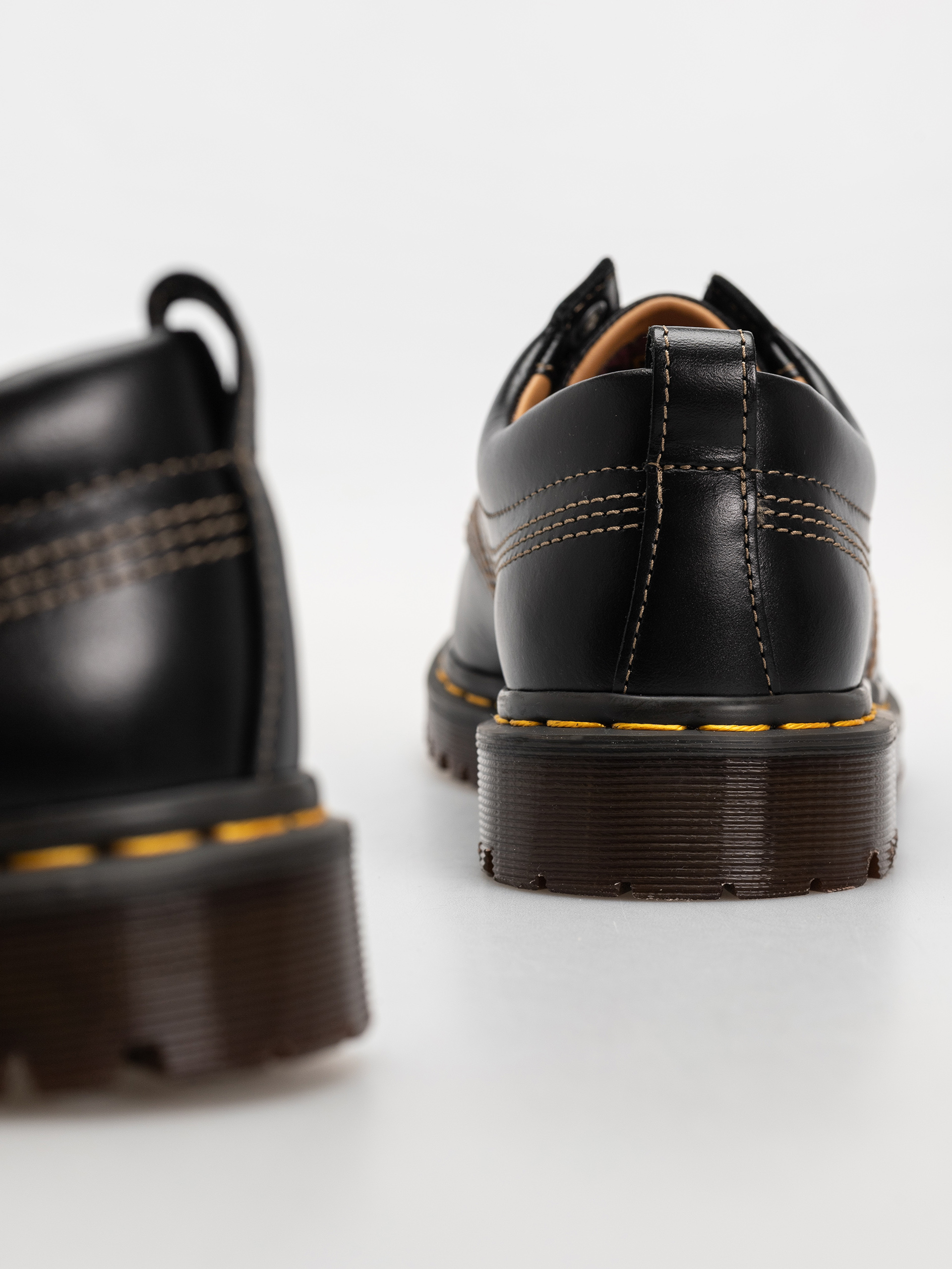 Взуття Dr. Martens Lowell (black analine)
