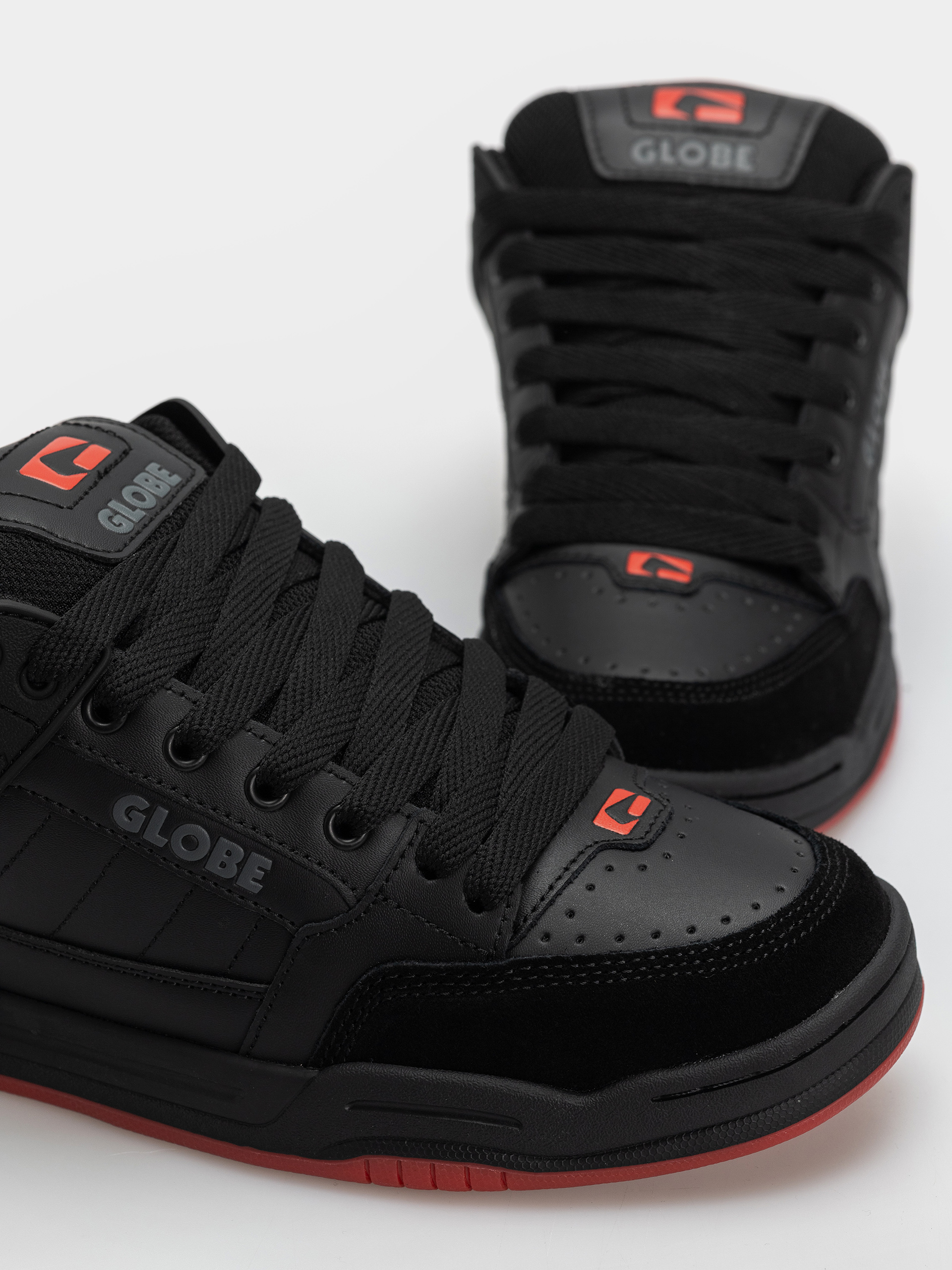 Взуття Globe Tilt (black/red/charcoal)