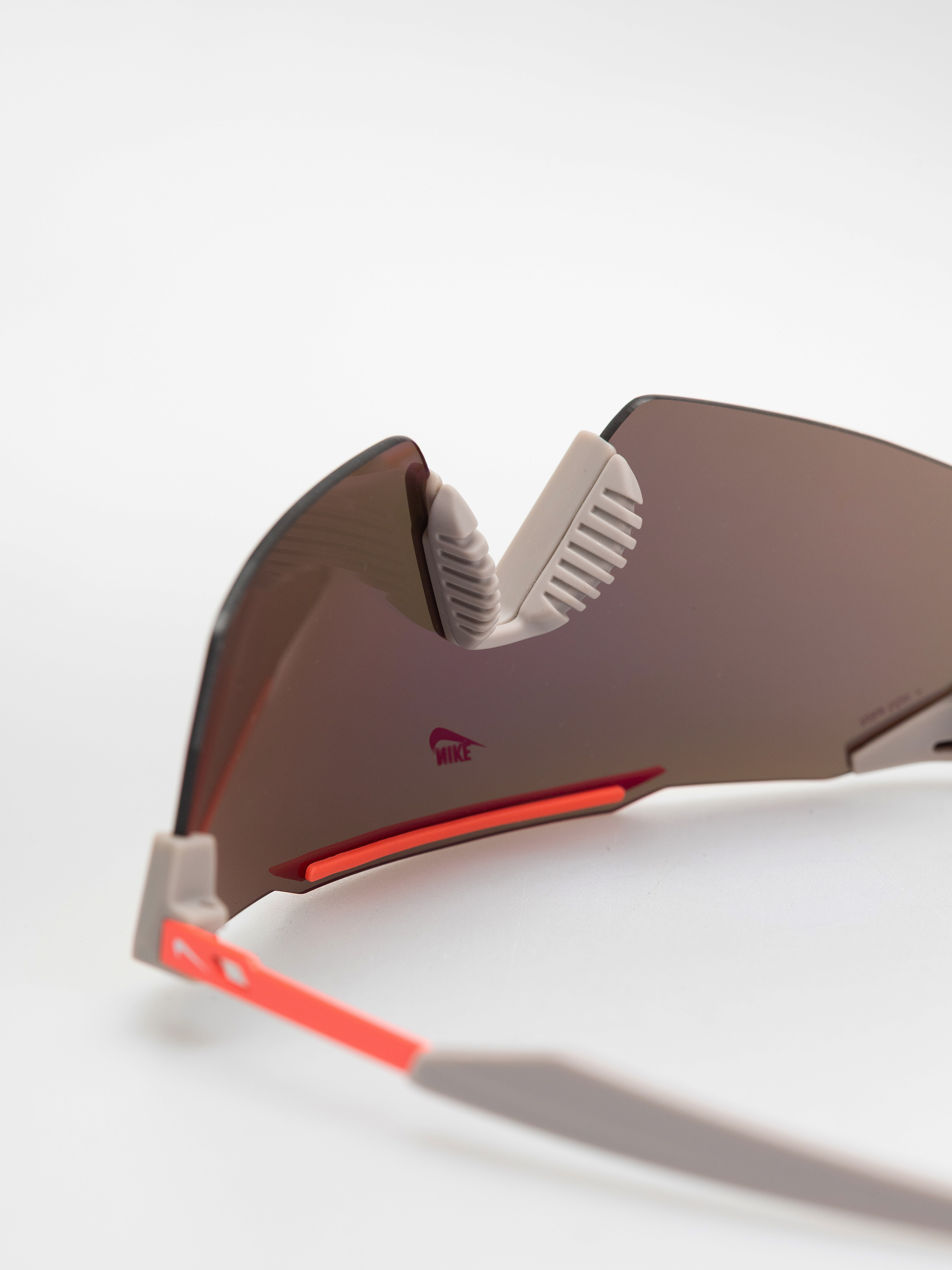 Сонцезахисні окуляри Nike Limitless Shield - оранжевий (college