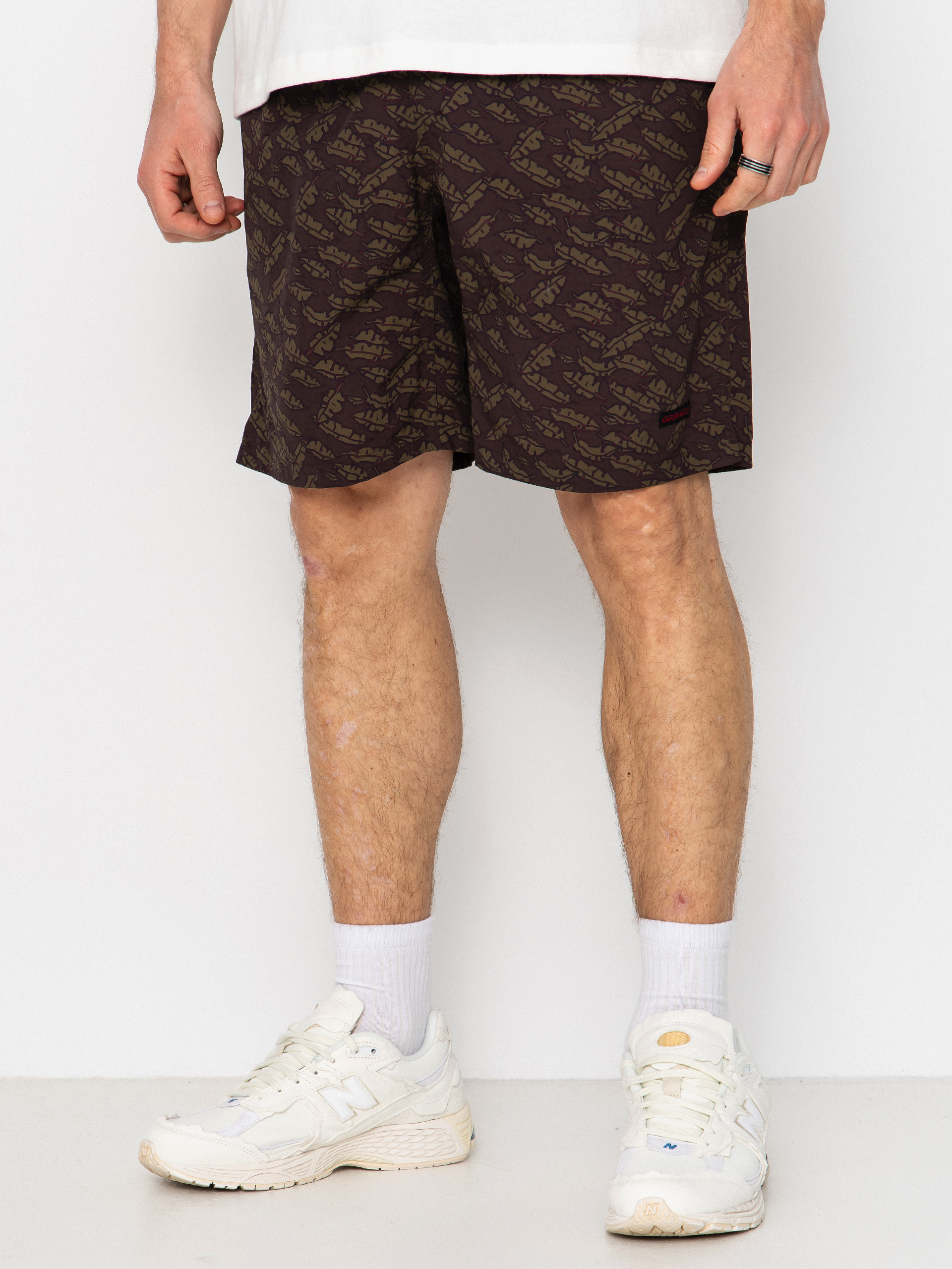 u0428u043eu0440u0442u0438 Gramicci Nylon Packable G-Short (brown leaf)