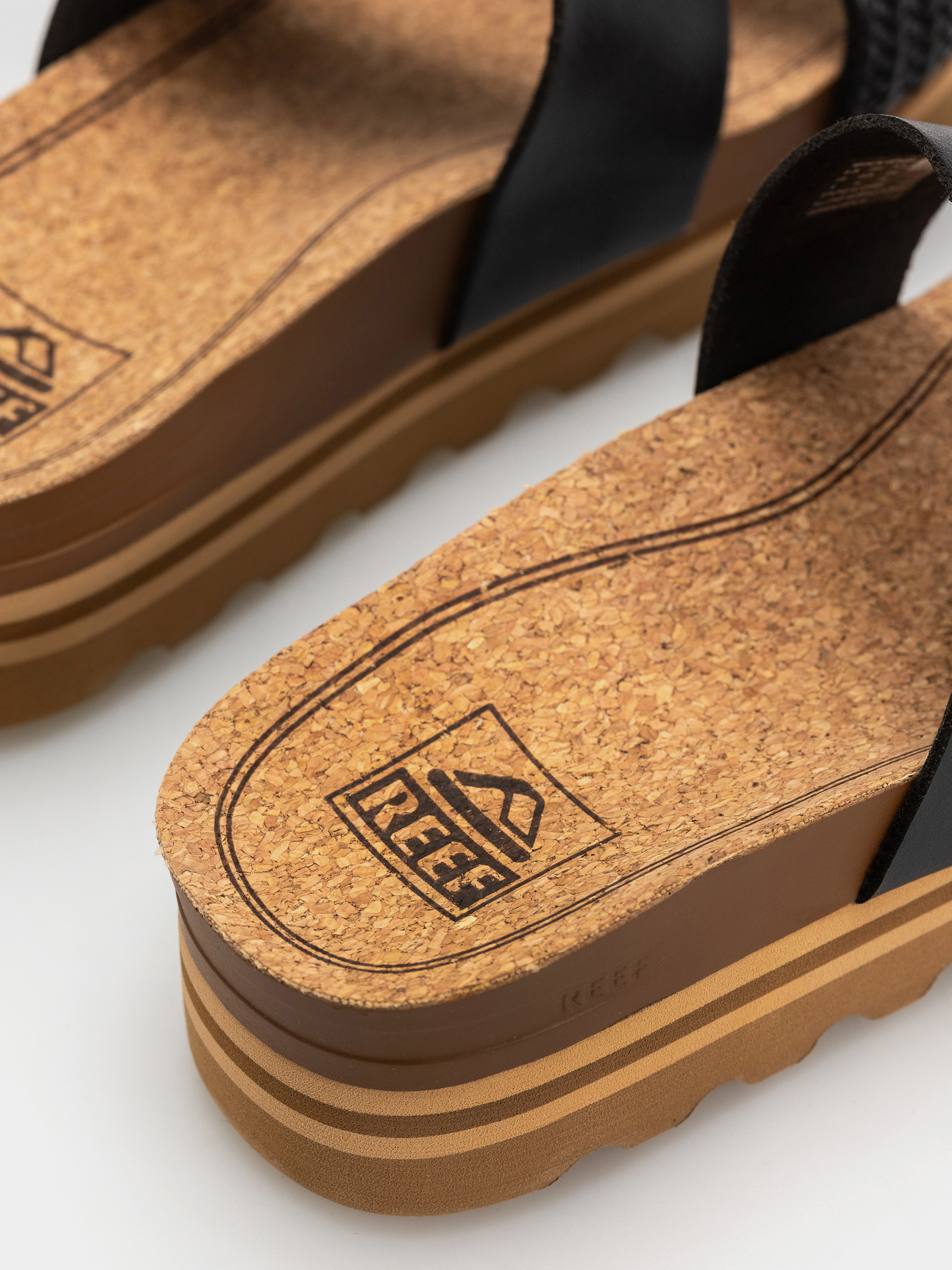 Шльопанці Reef Cushion Vista Hi Wmn (black braid)