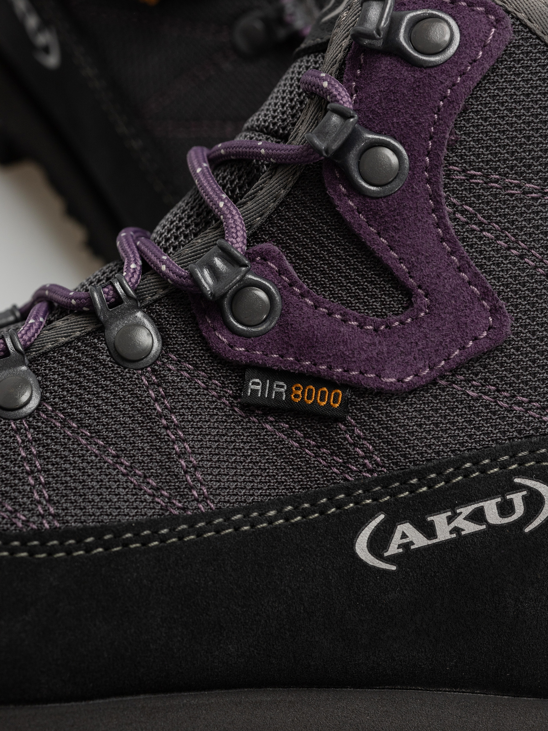 Взуття AKU Trekker Lite III GTX Wmn (anthracite/violet)