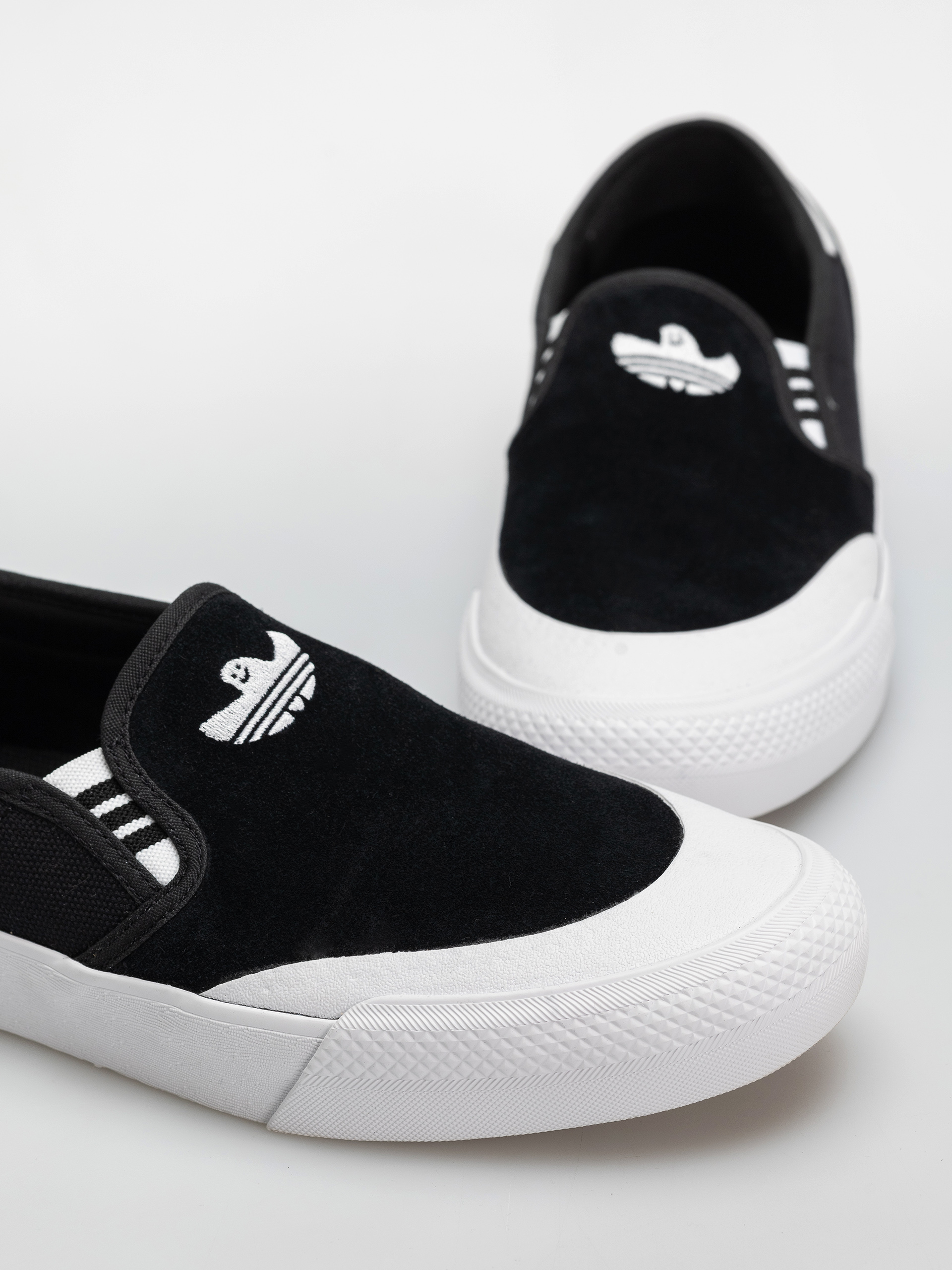 Взуття adidas Shmoofoil Slip Rx (cblack/ftwwht/gum4)