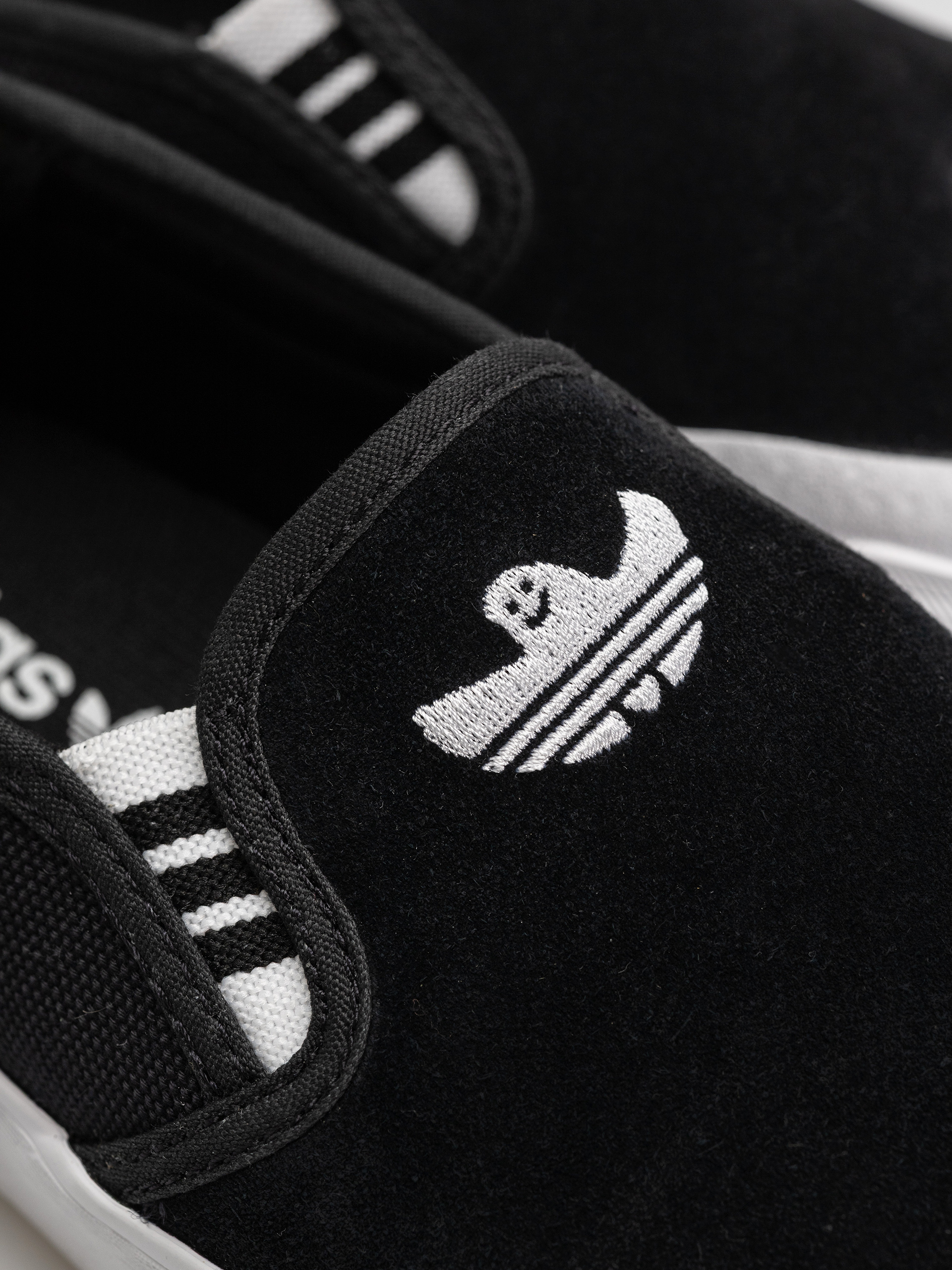 Взуття adidas Shmoofoil Slip Rx (cblack/ftwwht/gum4)