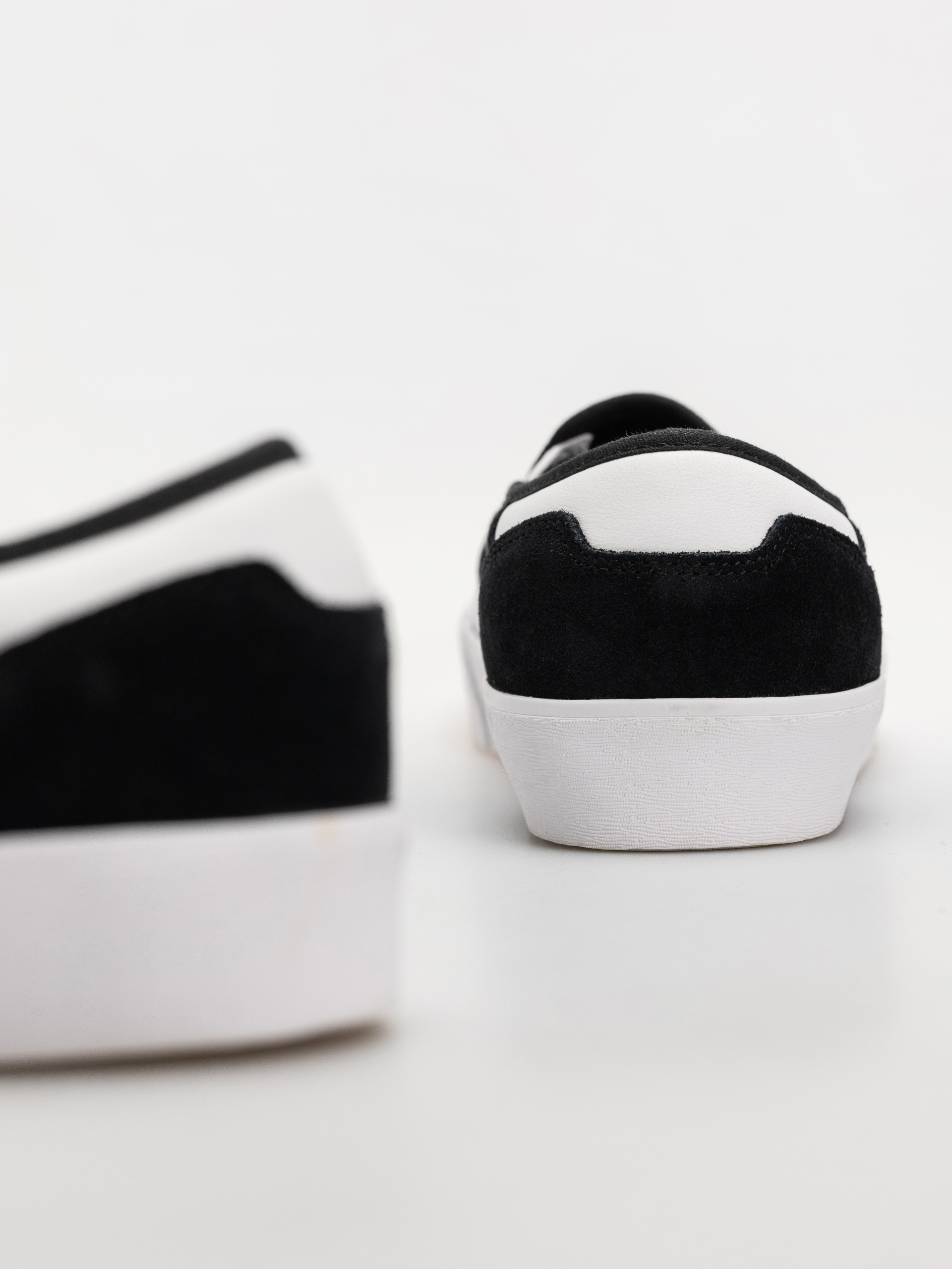 Взуття adidas Shmoofoil Slip Rx (cblack/ftwwht/gum4)