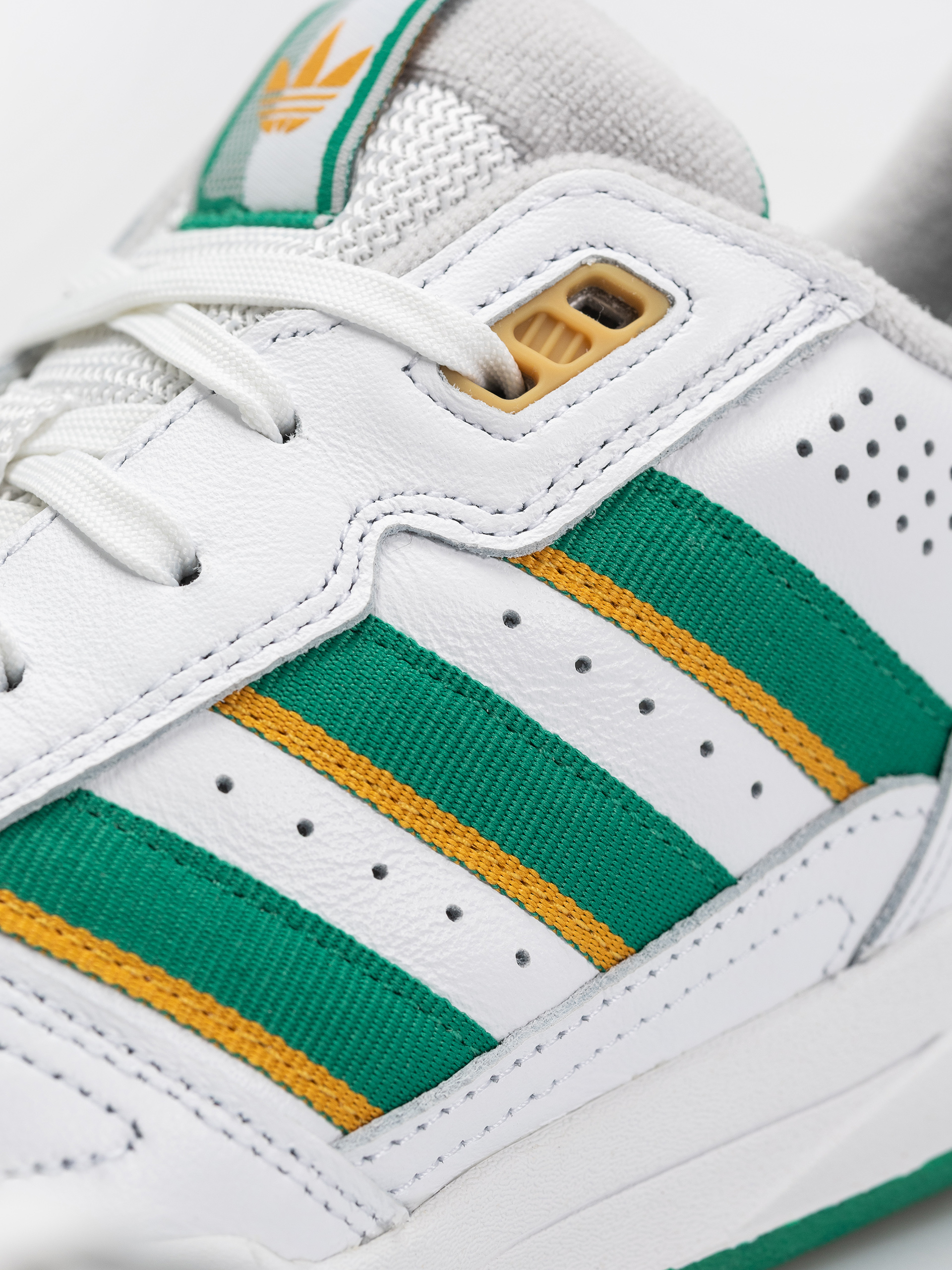 Взуття adidas Tekkira Cup (ftwwht/cougrn/preyel)