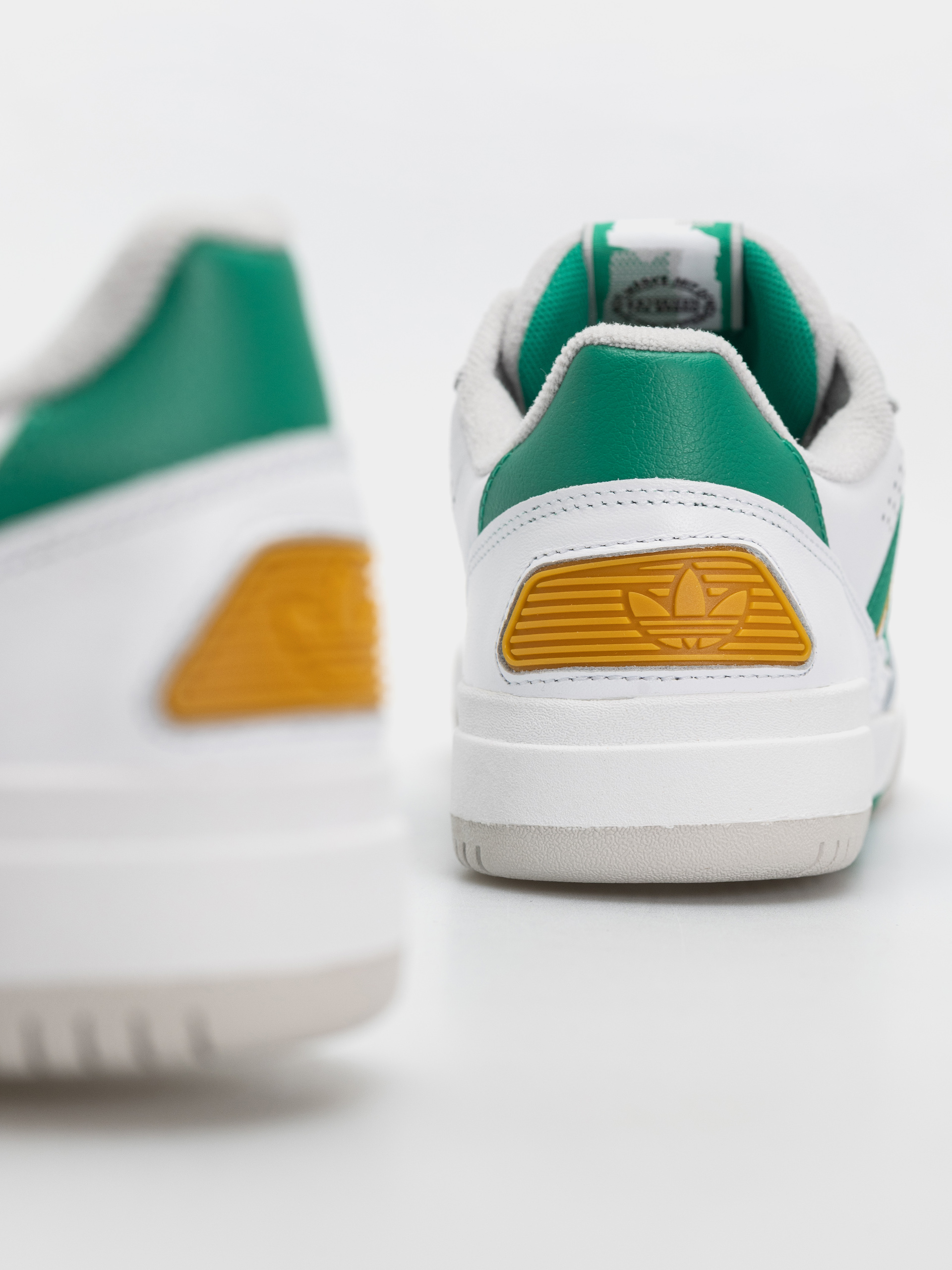 Взуття adidas Tekkira Cup (ftwwht/cougrn/preyel)