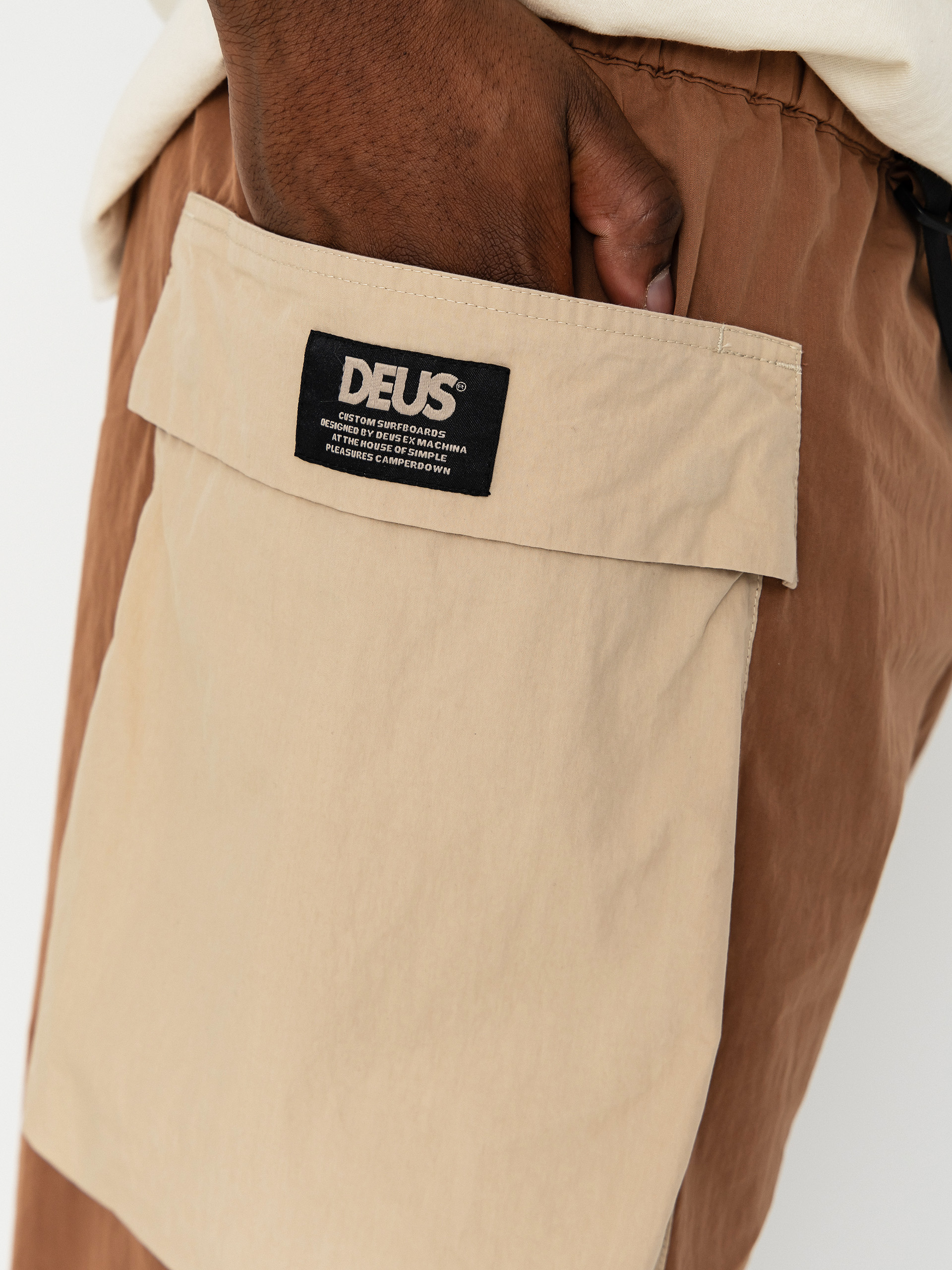 Шорти Deus Ex Machina Duck Dive (camel brown)