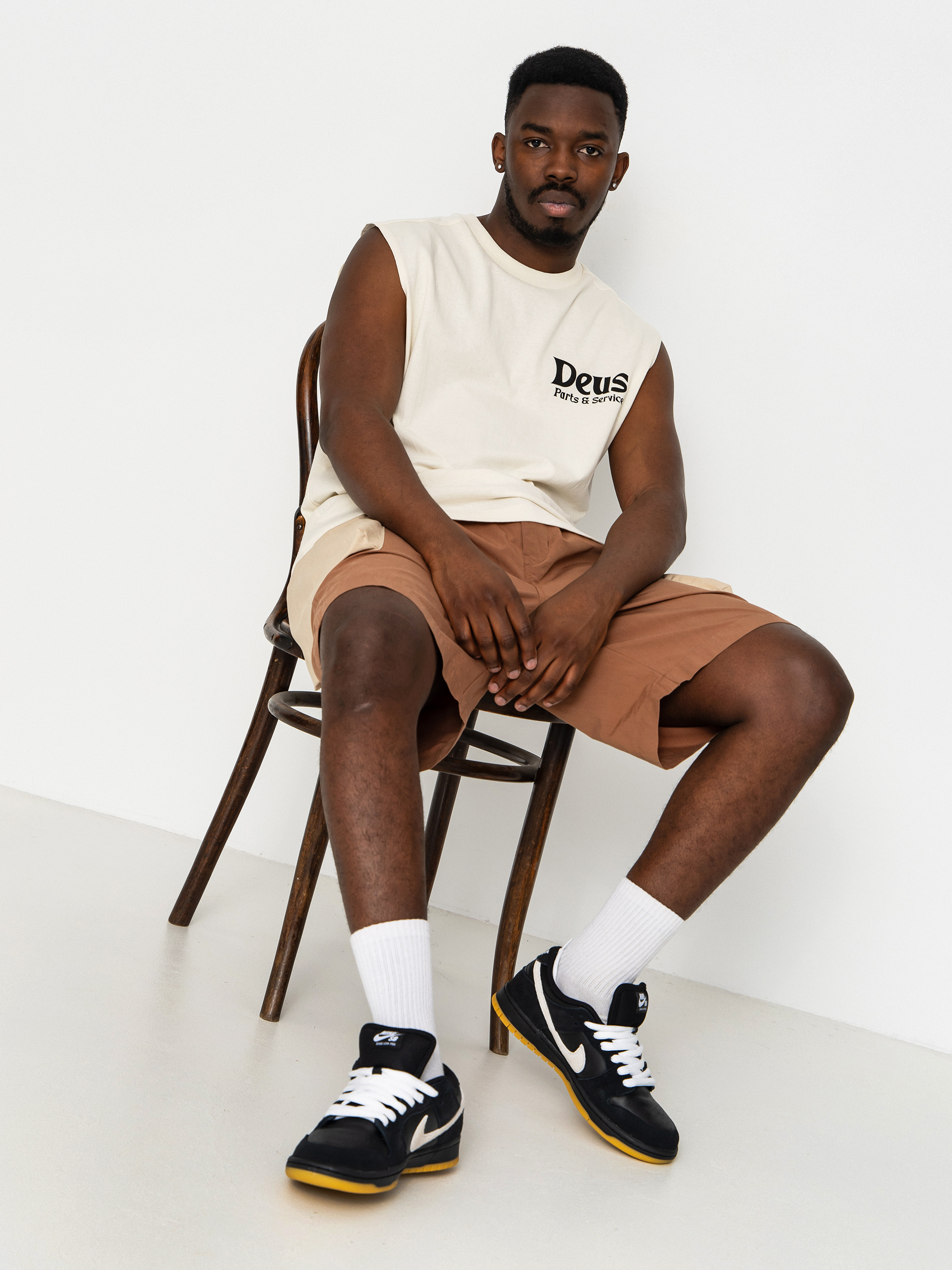  Футболка Deus Ex Machina Knucklebones Muscle (dirty white)