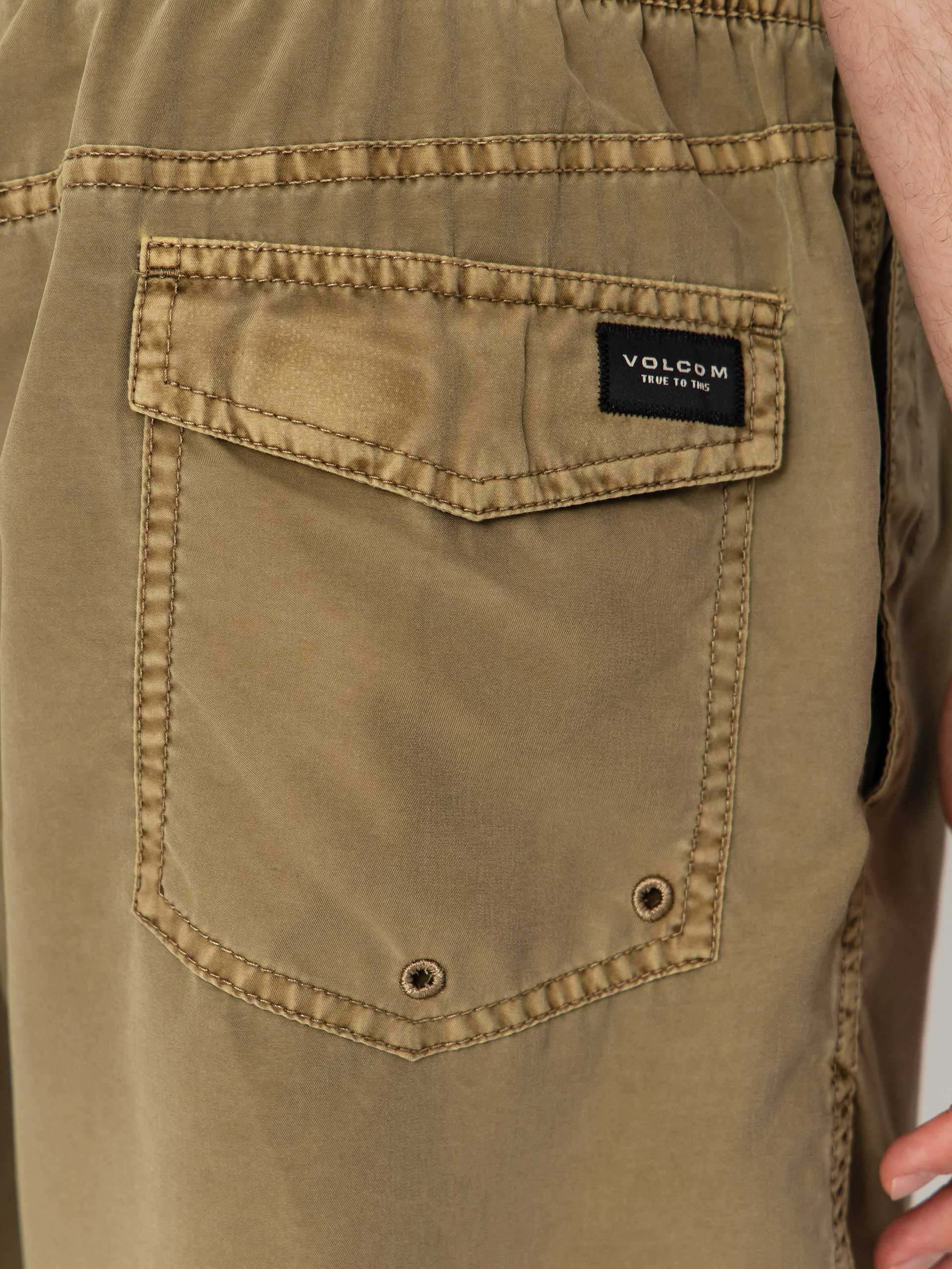 Шорти Volcom Center Trunk 17 (desert)