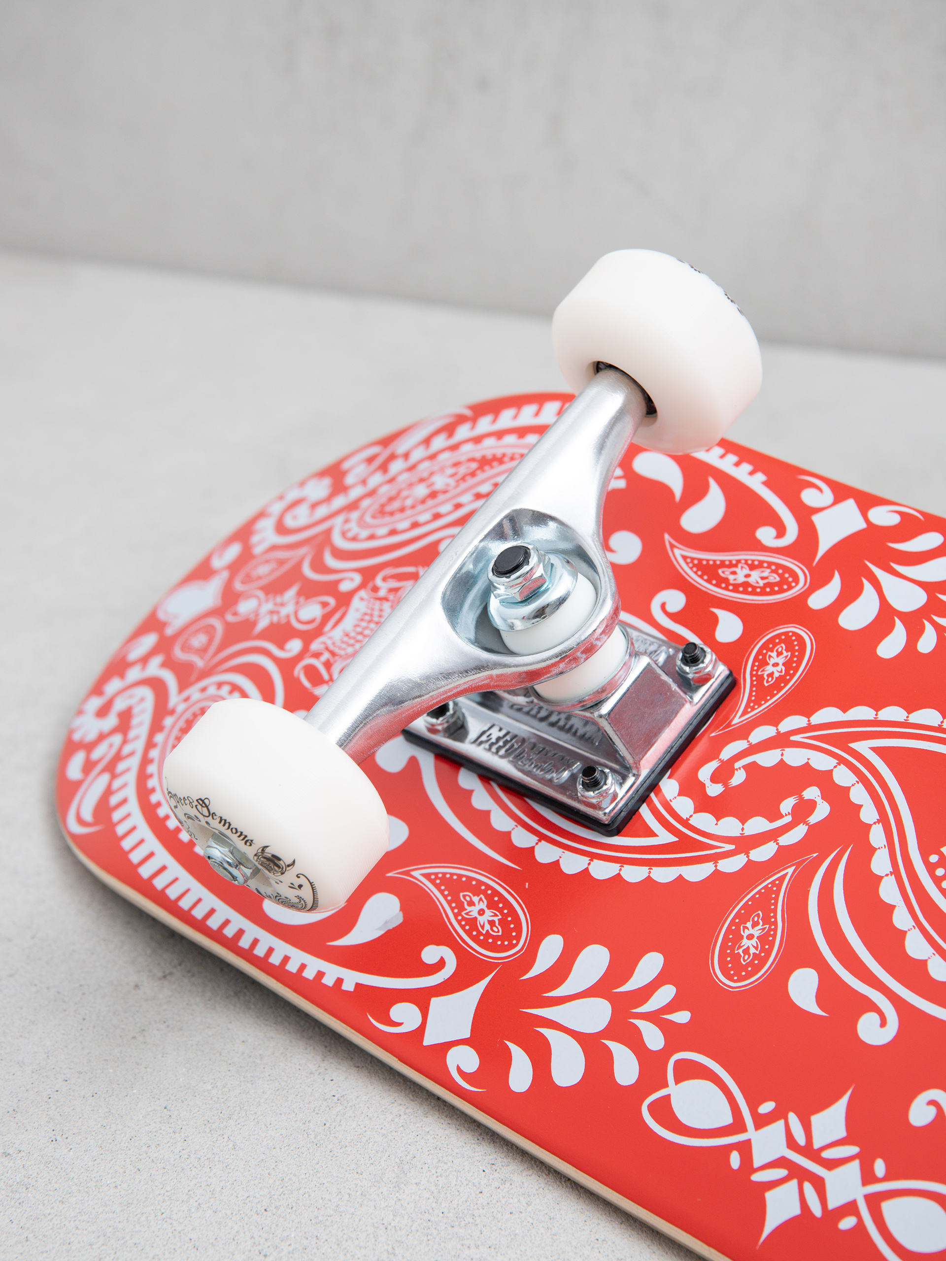 Скейтборд Speed Demons Bandana (red/white)