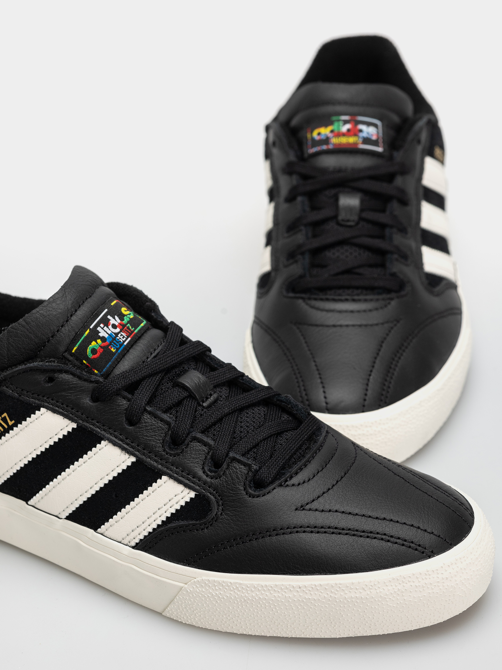 Взуття adidas Busenitz Vulc II (cblack/cwhite/goldmt)