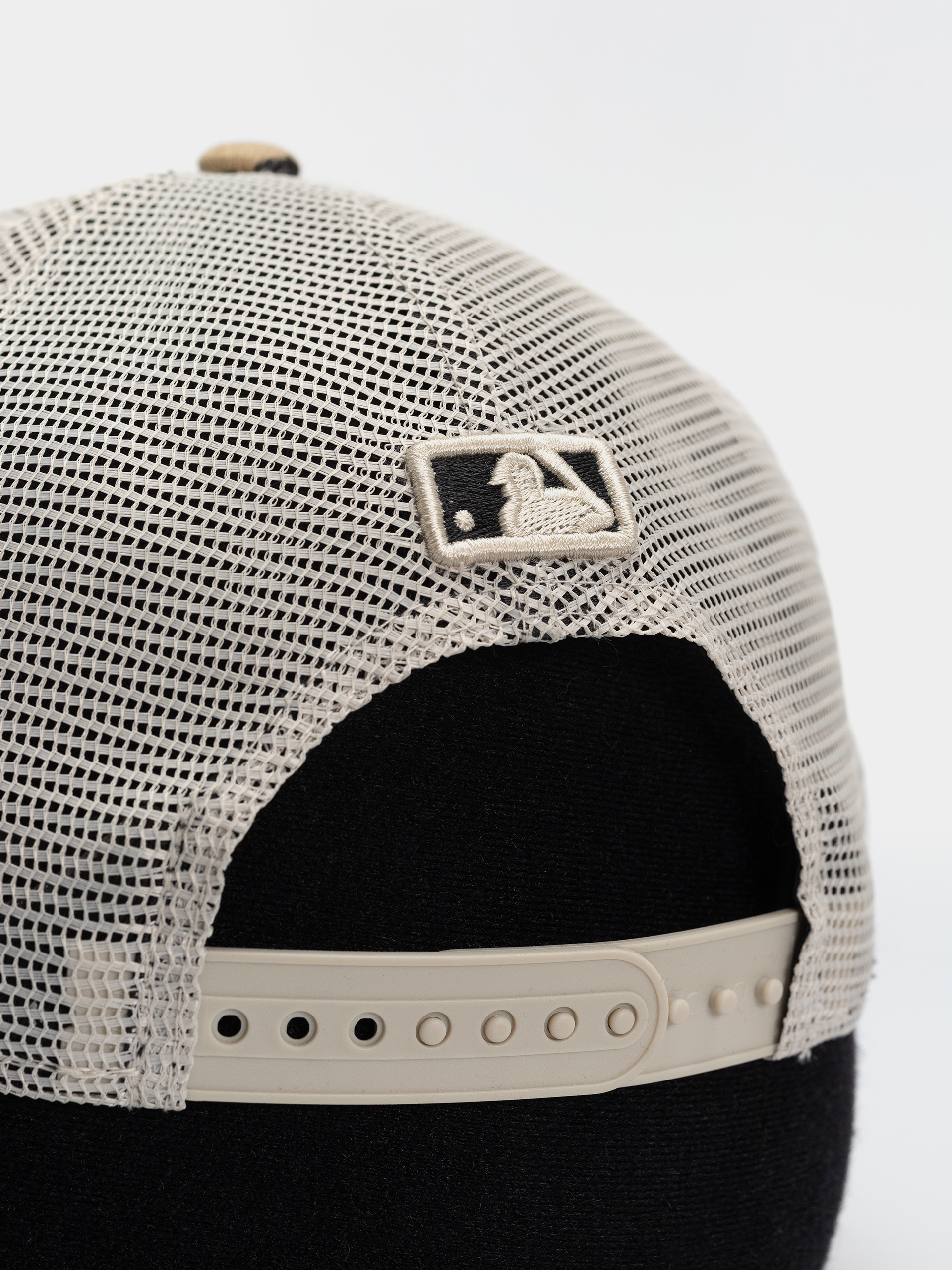 Кепка New Era Leopard 9Forty Mc New York Yankees Wmn (camo leo)