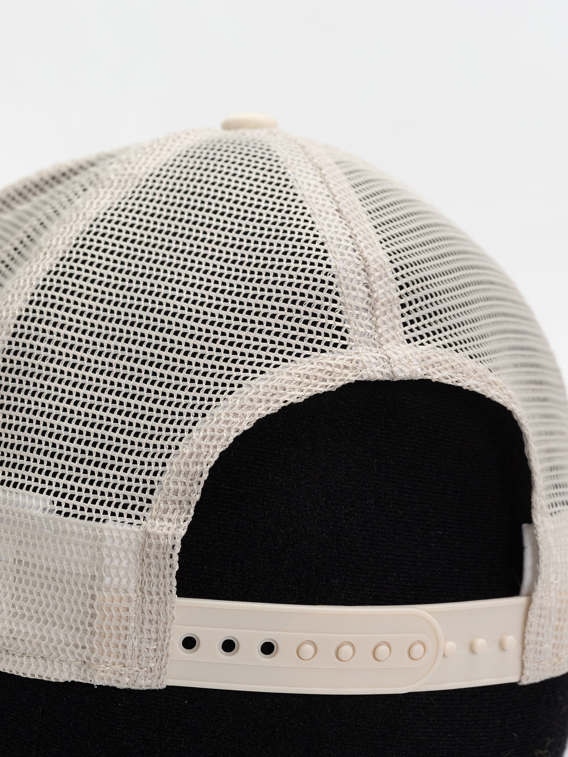 Кепка New Era Outline Trucker New York Yankees (light cream)