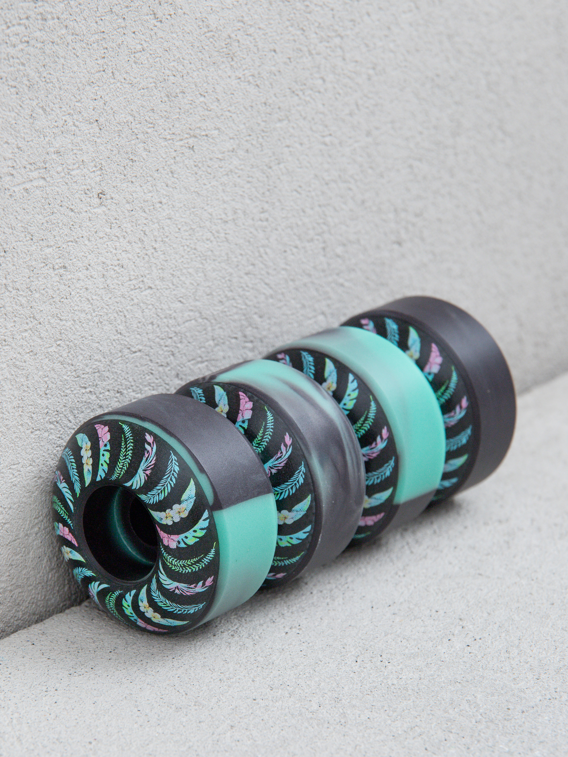Колеса Spitfire F4 99D Teamm Floral Classic (teal/black swirl)