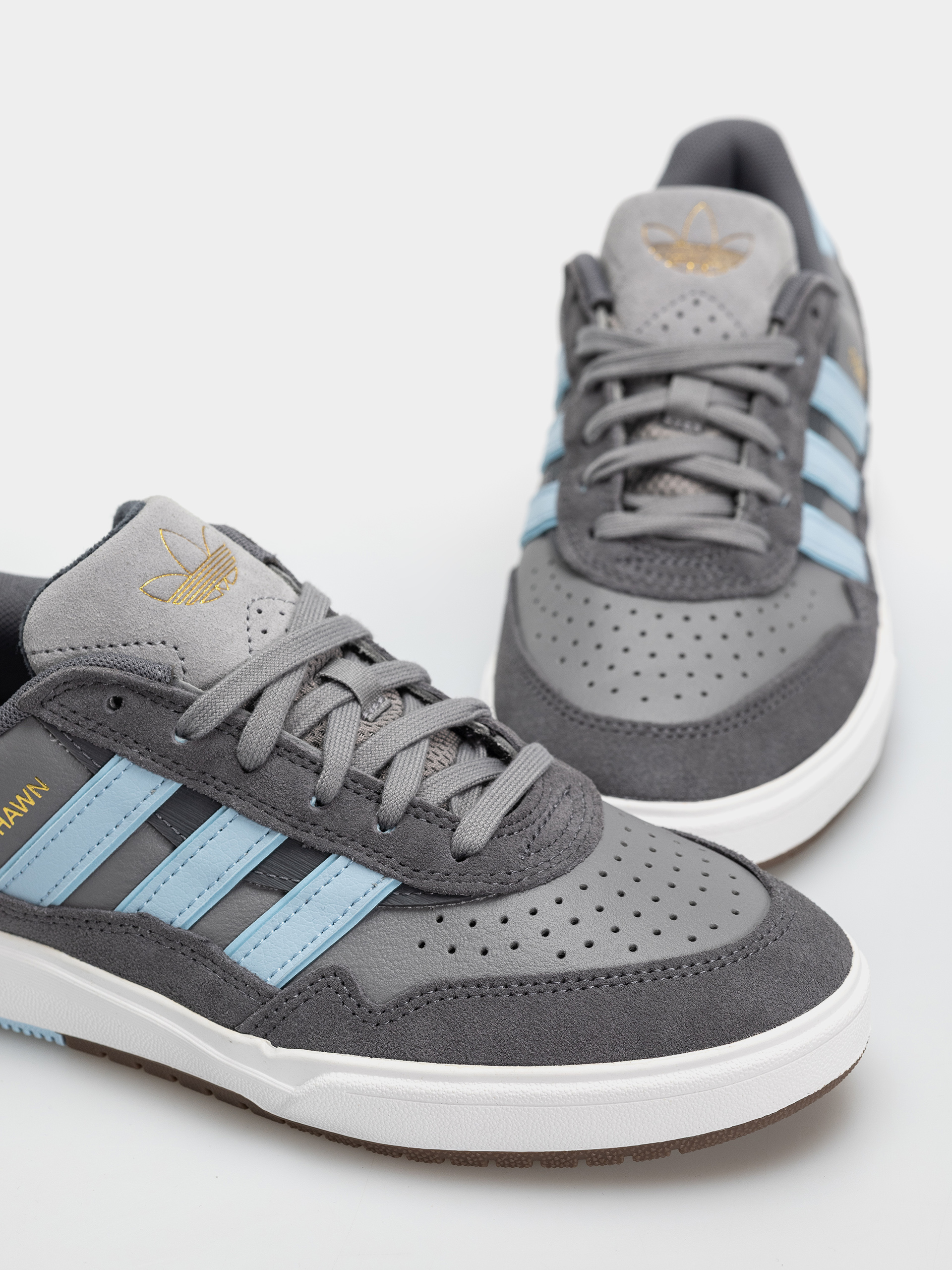 Взуття adidas Tyshawn II (grefiv/clesky/ftwwht)