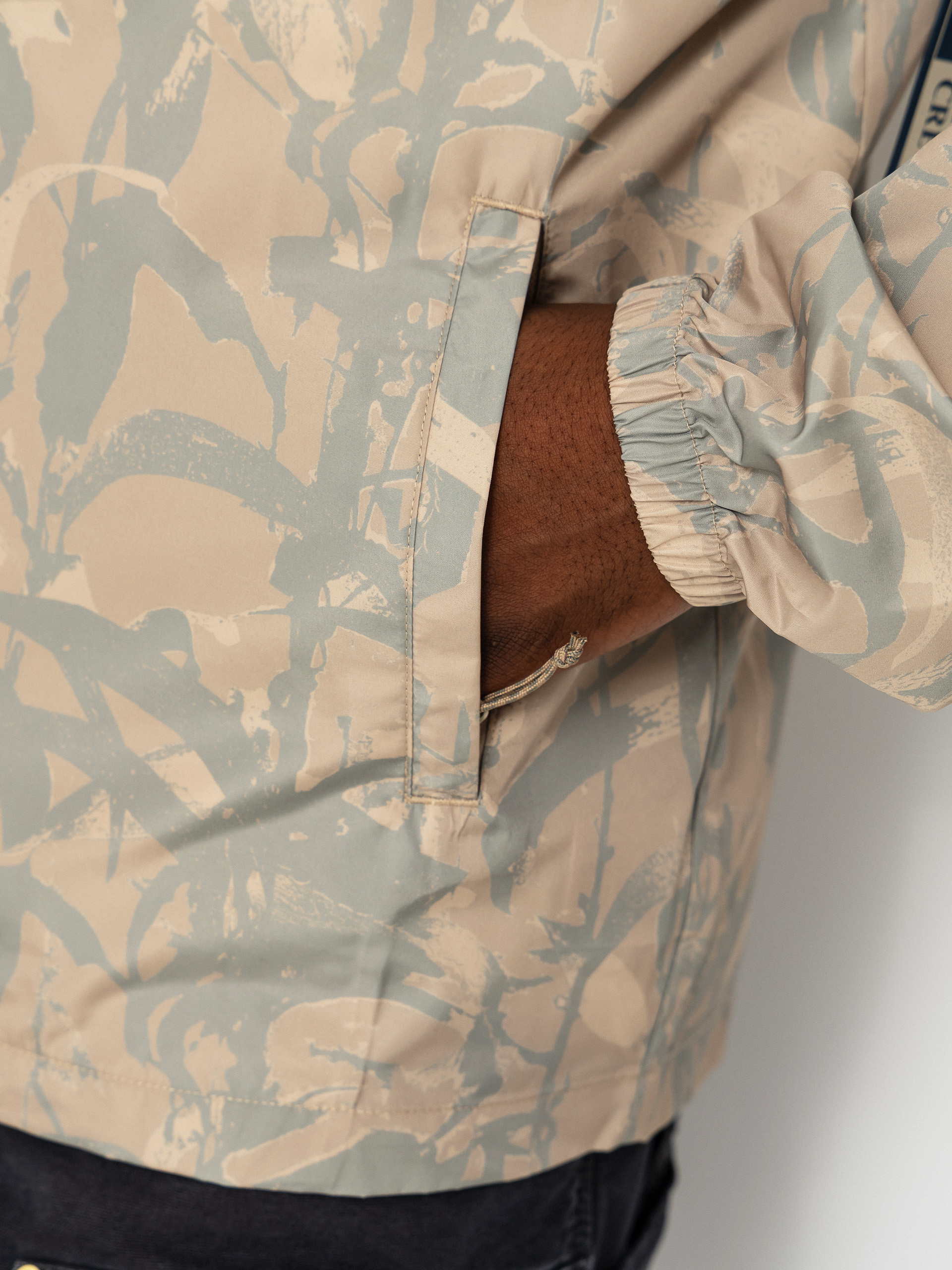 Куртка Salty Crew Surface Windbreaker (light camo)