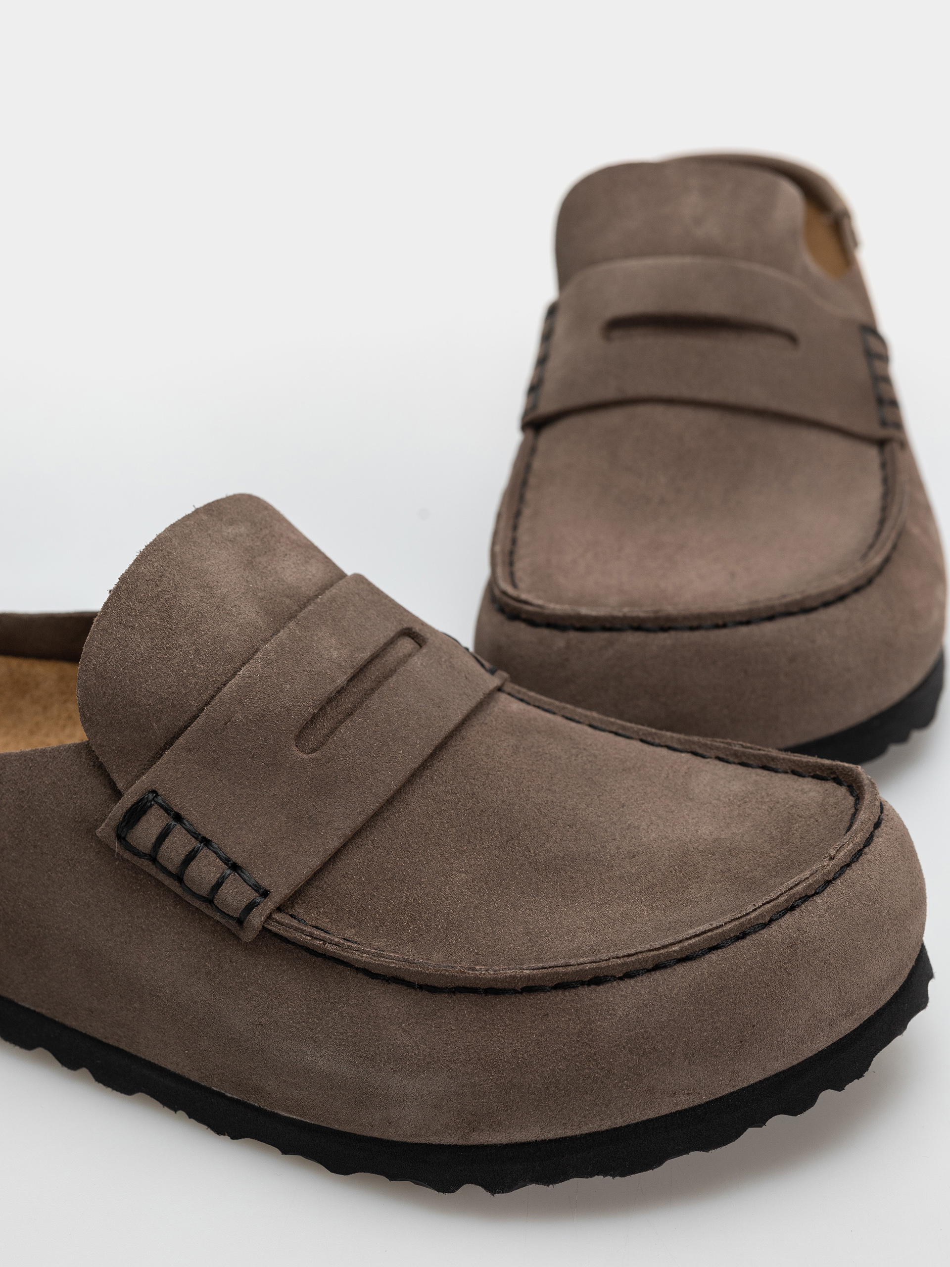 Шльопанці Birkenstock Naples Wrapped Suede Leather Regular (concrete gray)