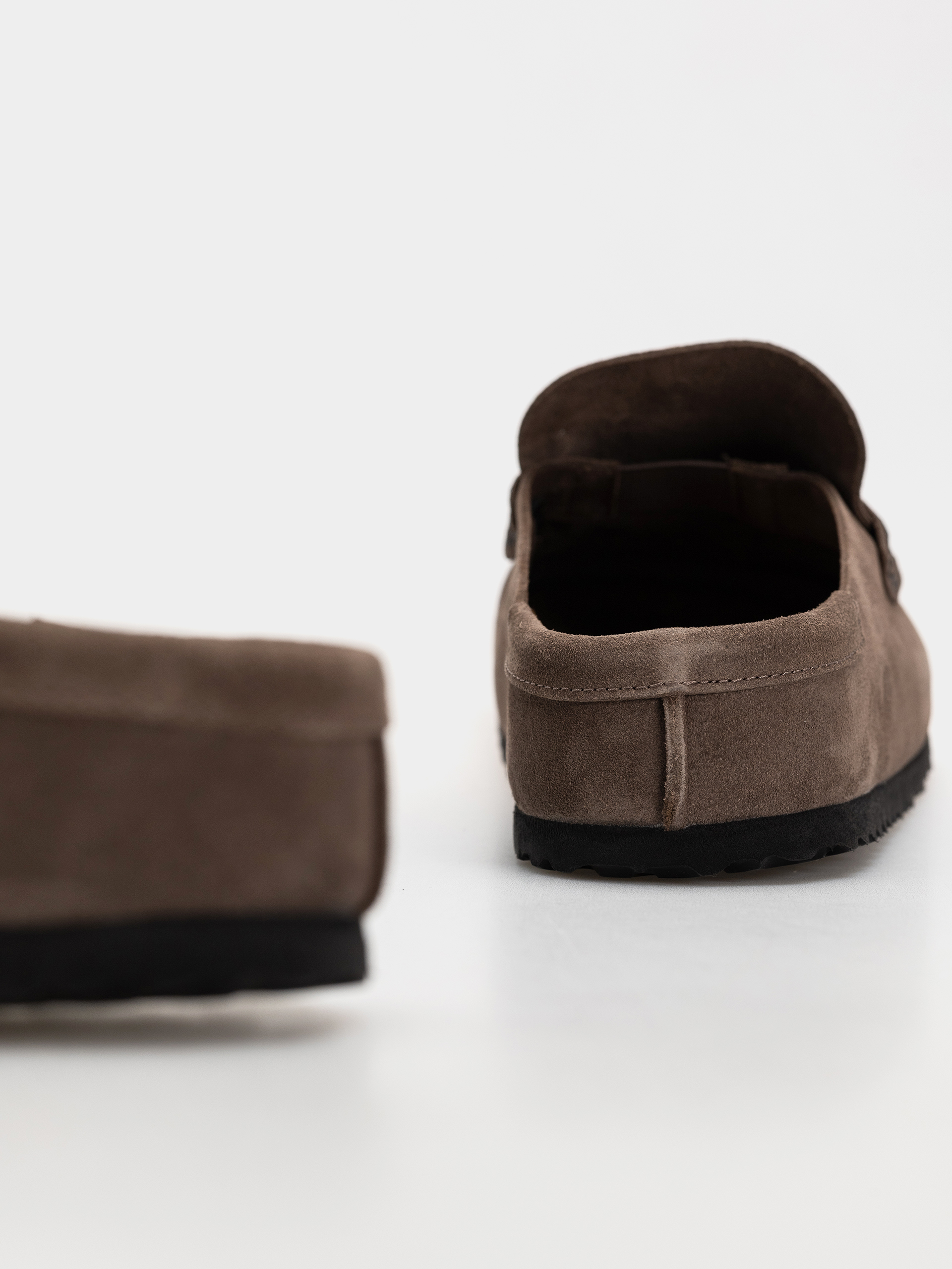 Шльопанці Birkenstock Naples Wrapped Suede Leather Regular (concrete gray)