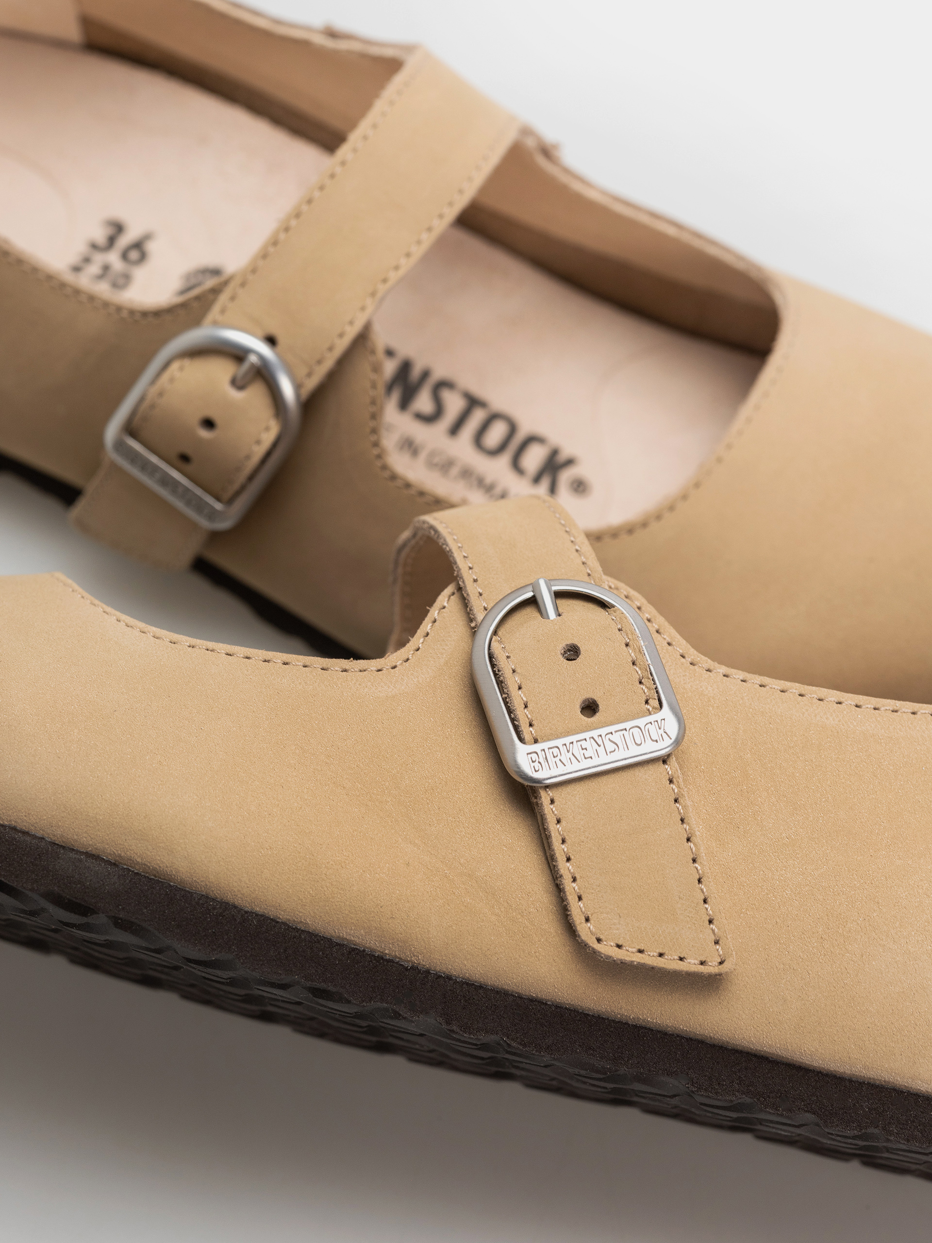 Шльопанці Birkenstock Santa Clarita Nubuck Leather Narrow Wmn (sandcastle)
