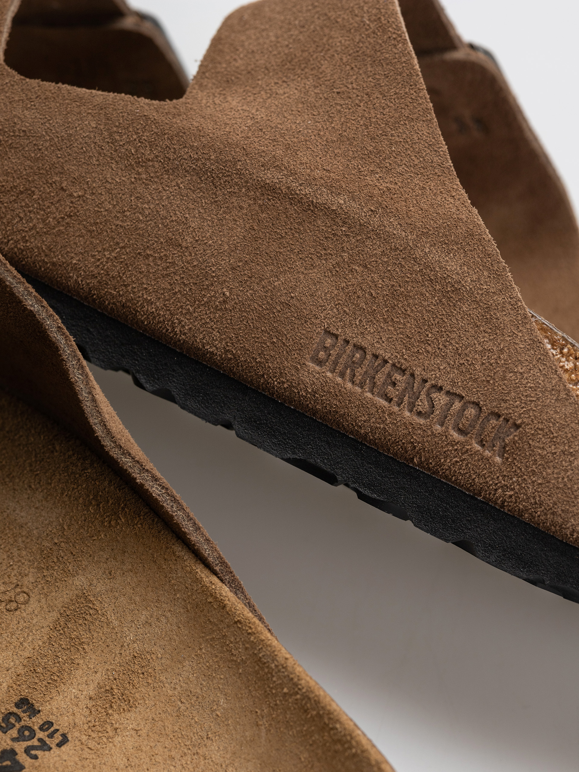 Шльопанці Birkenstock Arizona Suede Leather Regular (dark tea)
