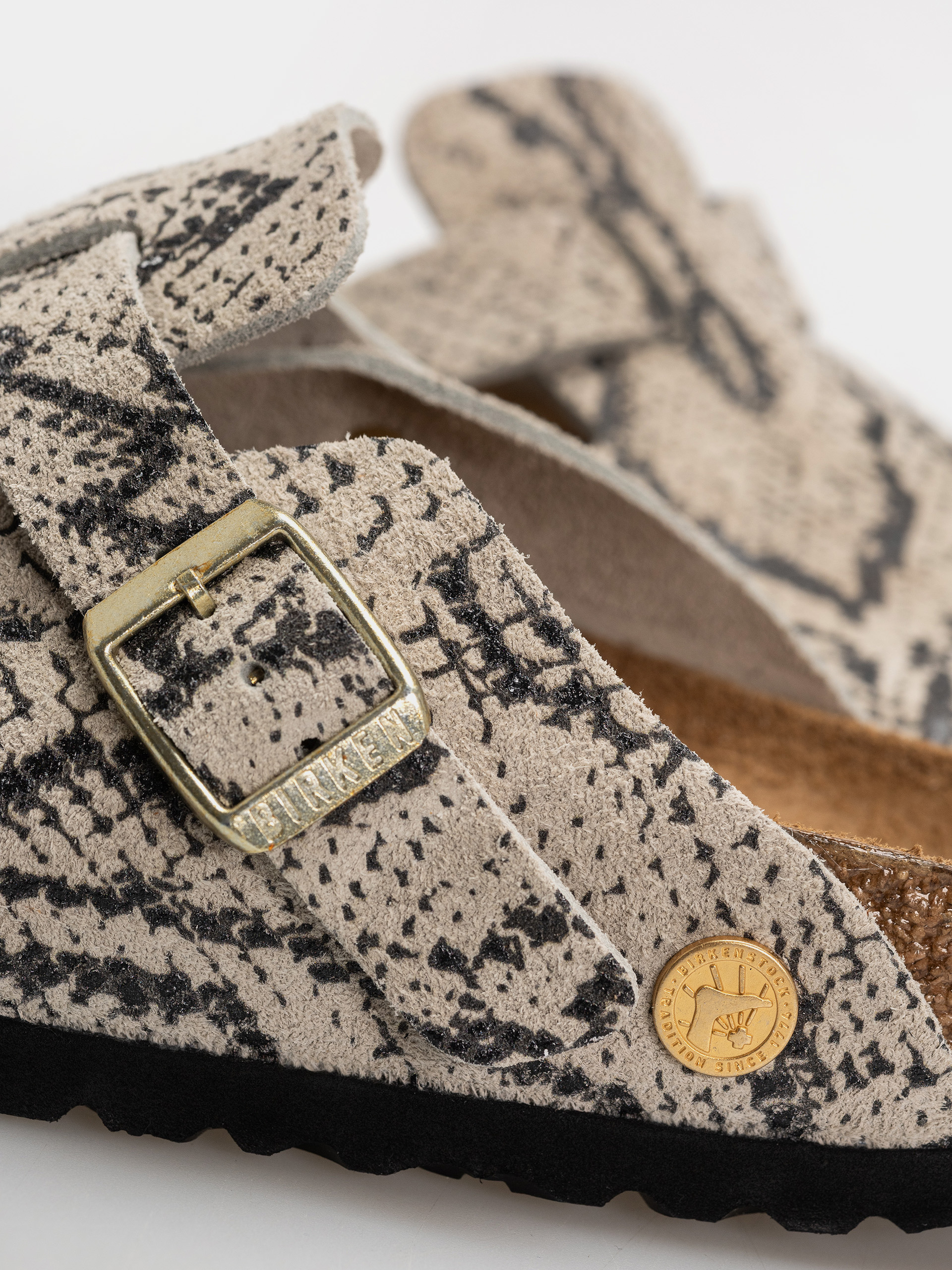 Шльопанці Birkenstock Boston Rivet Logo Suede Leather Narrow Wmn (snake oyster)