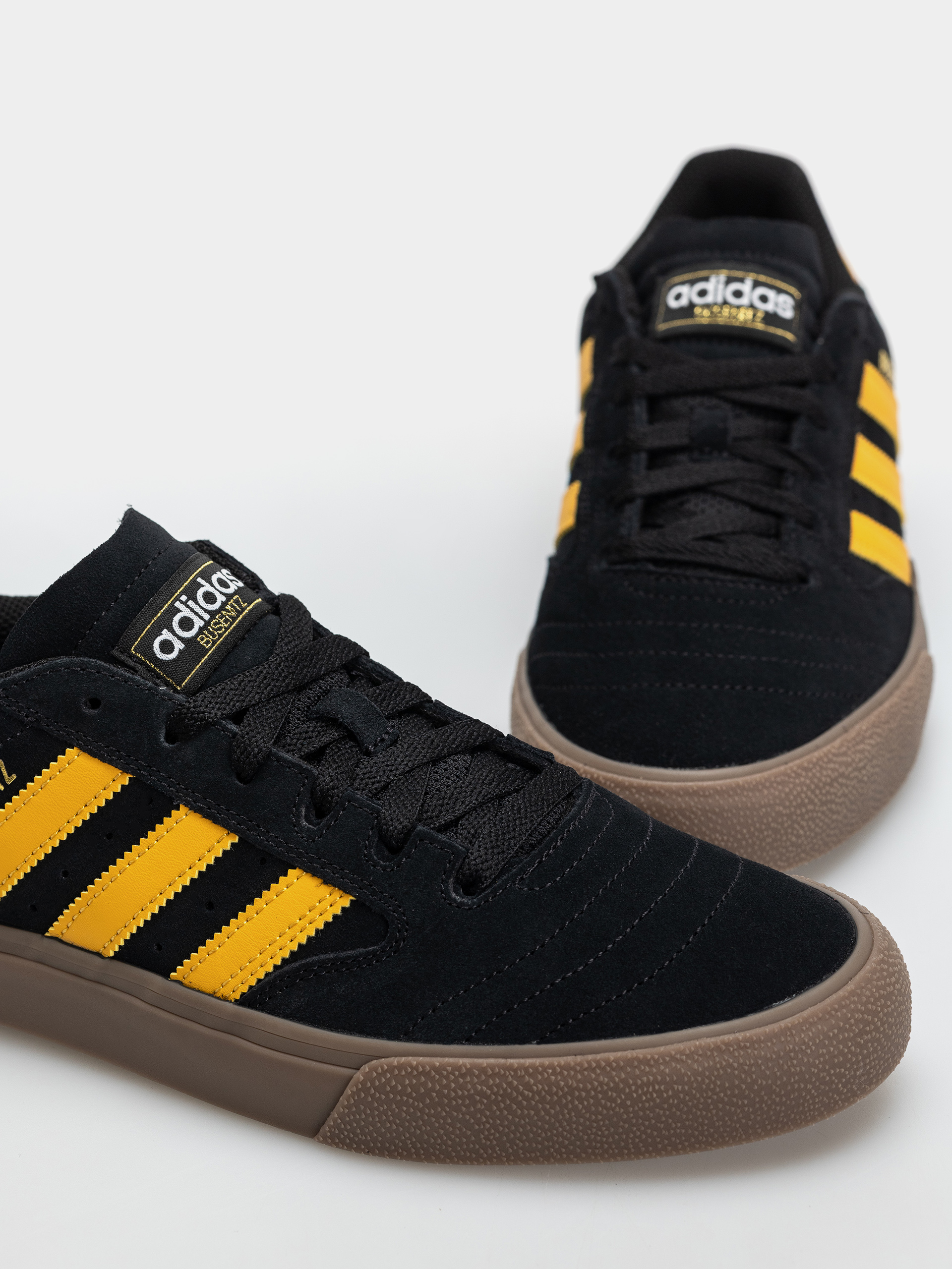 Взуття adidas Busenitz Vulc II (cblack/preyel/gum4)