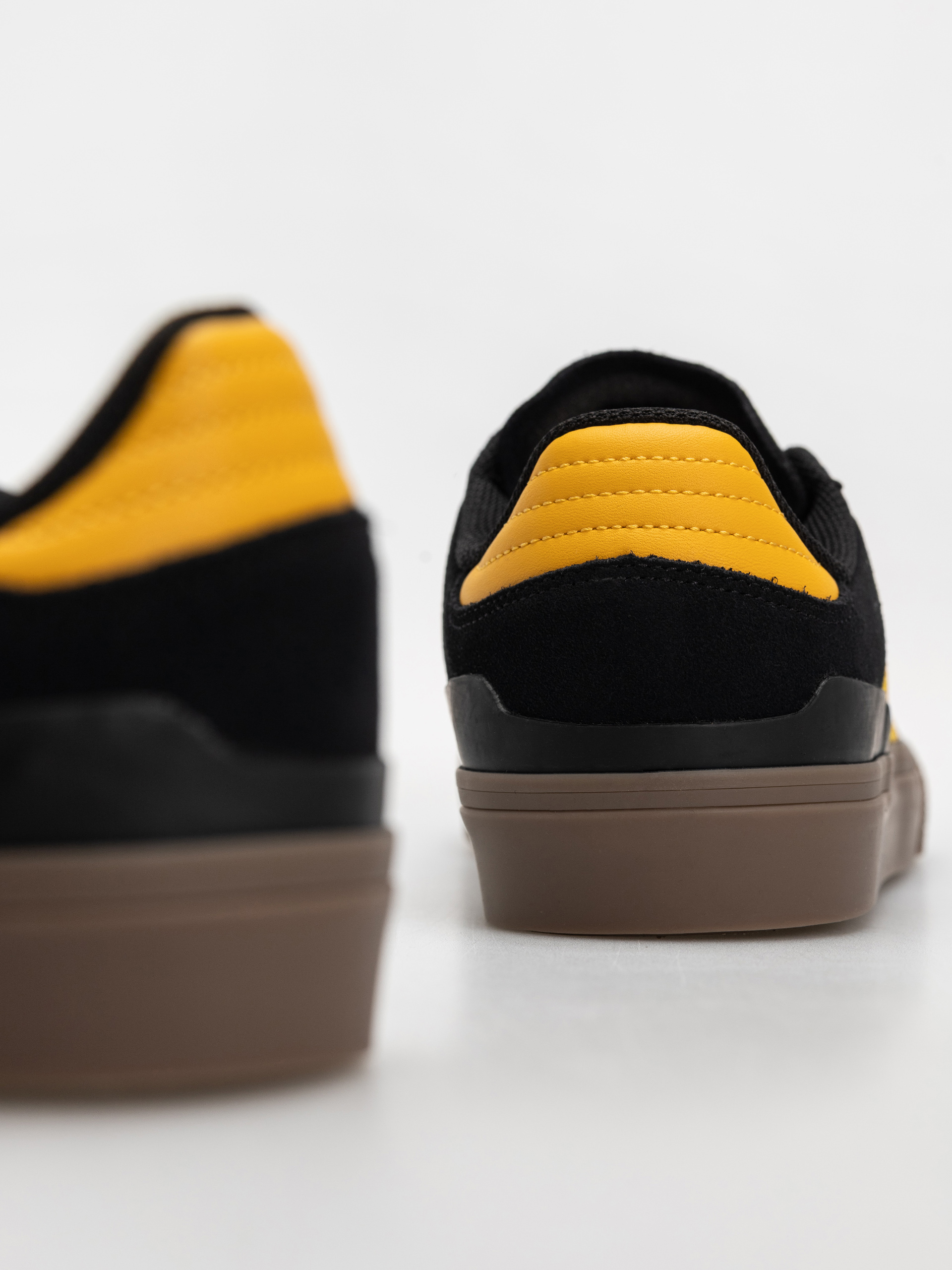 Взуття adidas Busenitz Vulc II (cblack/preyel/gum4)