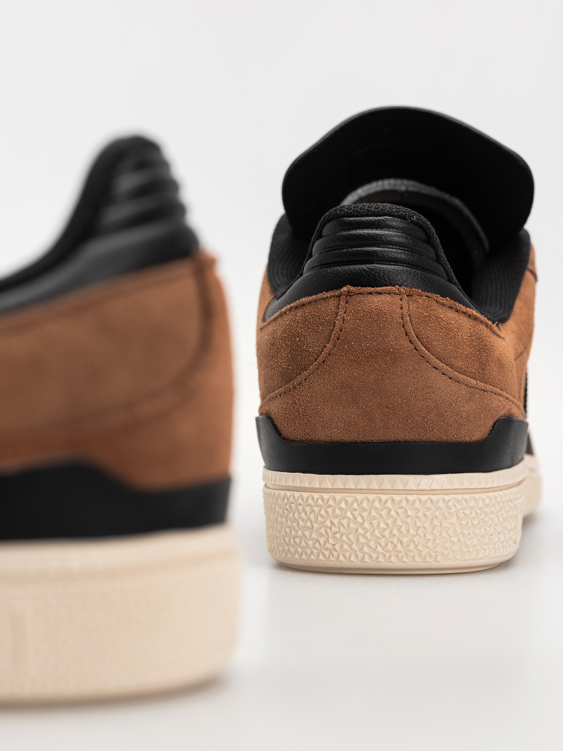 Взуття adidas Busenitz (prebrn/cblack/cwhite)