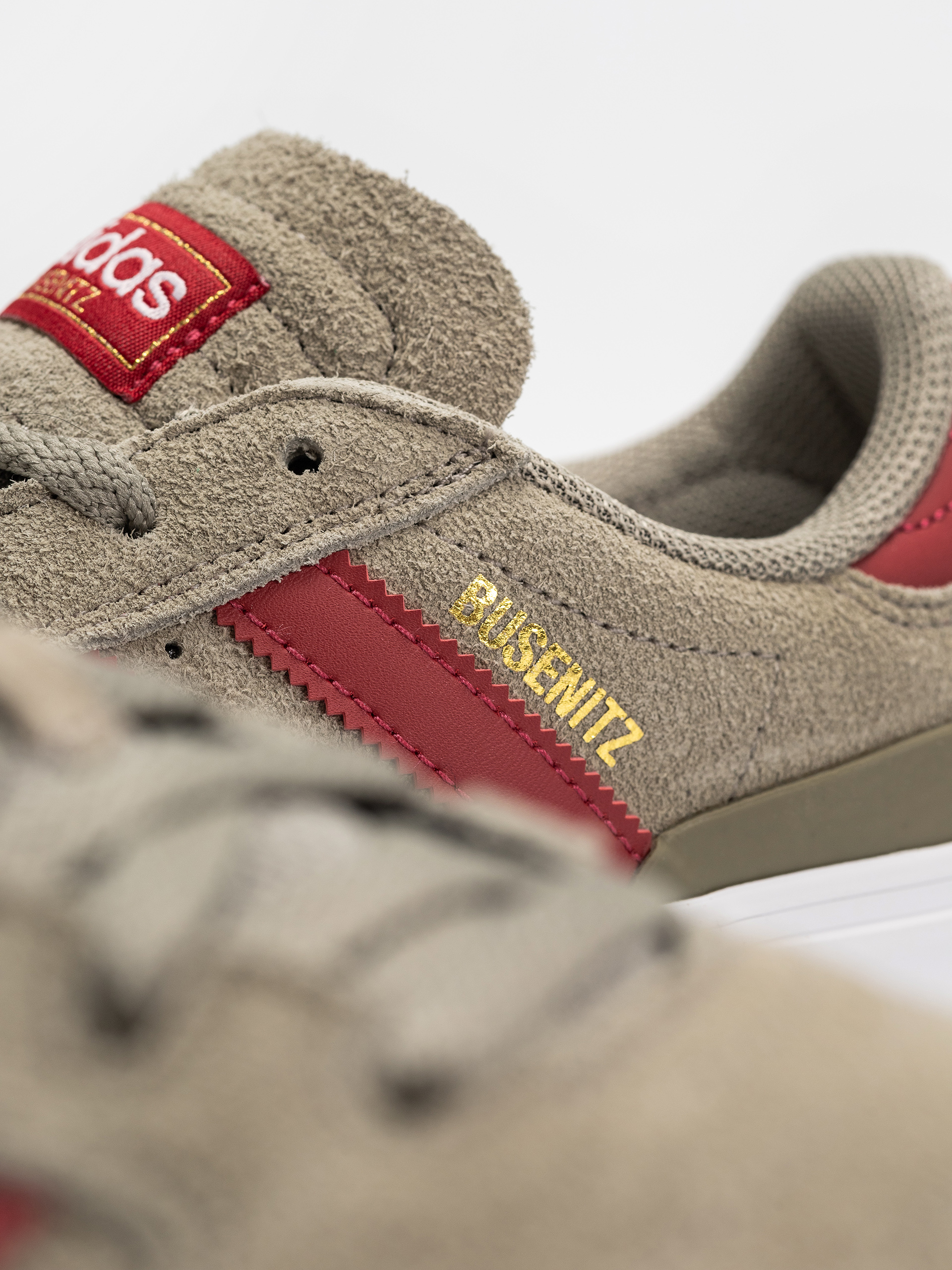 Взуття adidas Busenitz Vulc II (silpeb/tmvire/ftwwht)