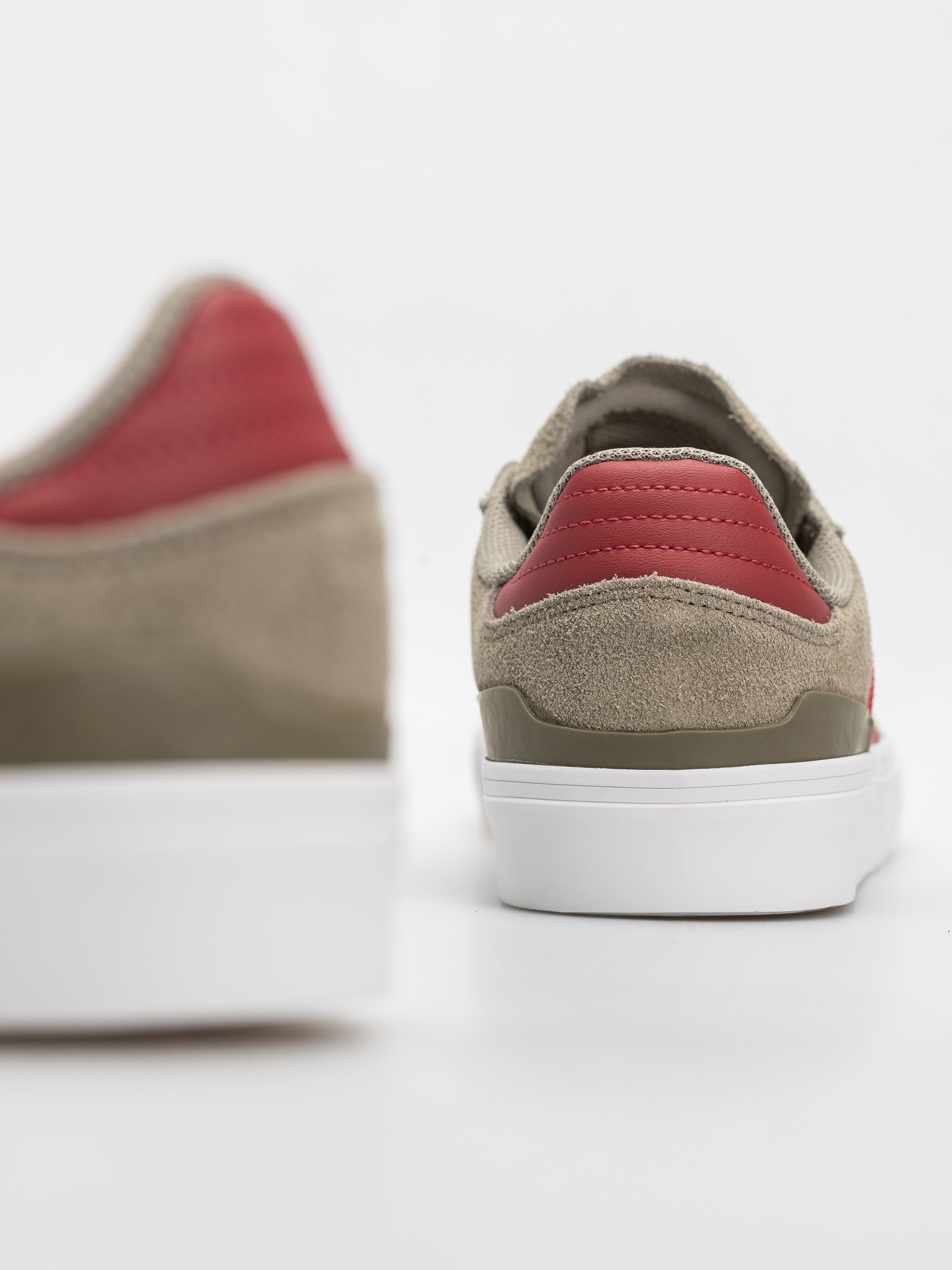 Взуття adidas Busenitz Vulc II (silpeb/tmvire/ftwwht)