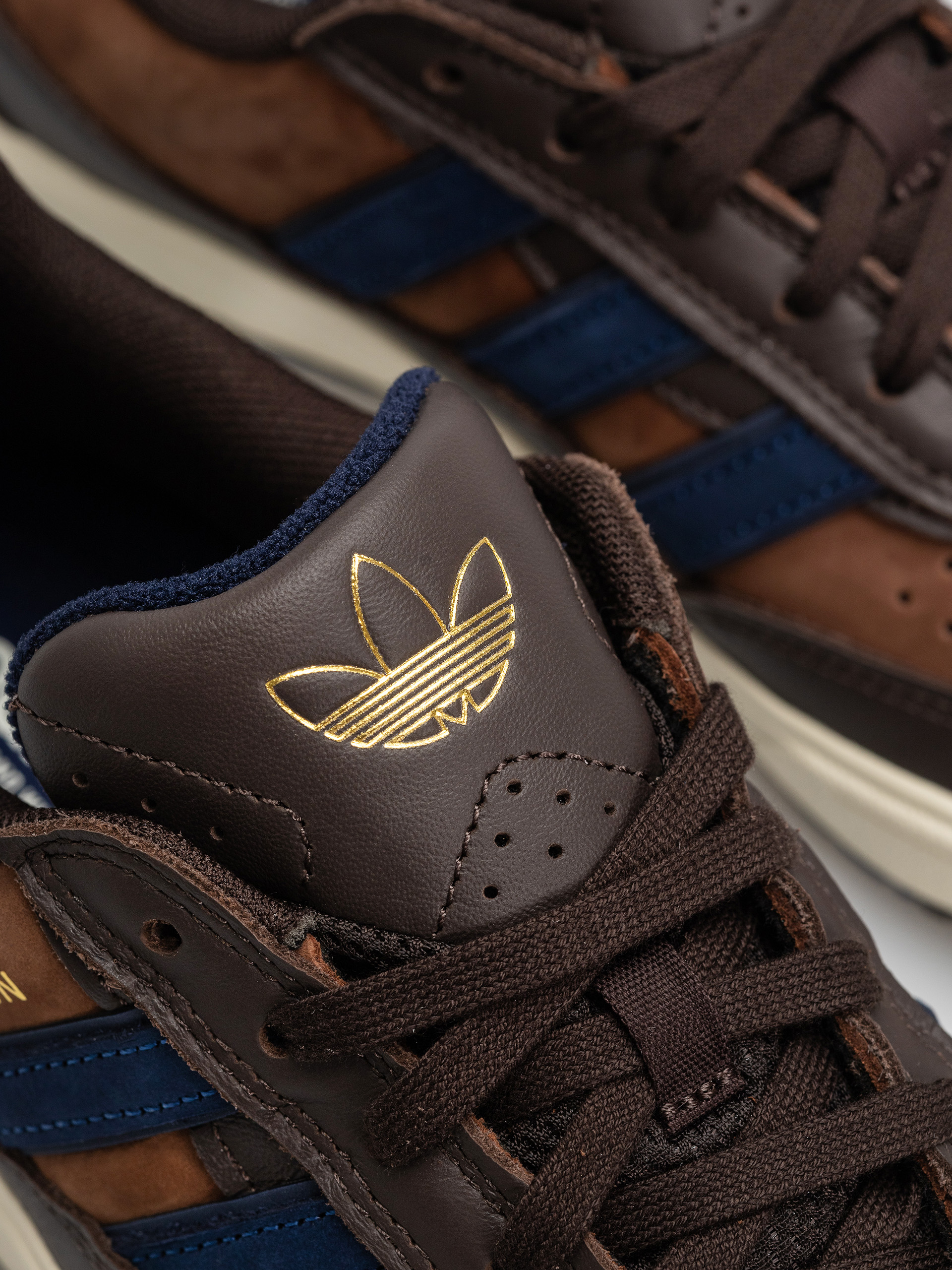 Взуття adidas Tyshawn II (auco/dkblue/prebrn)