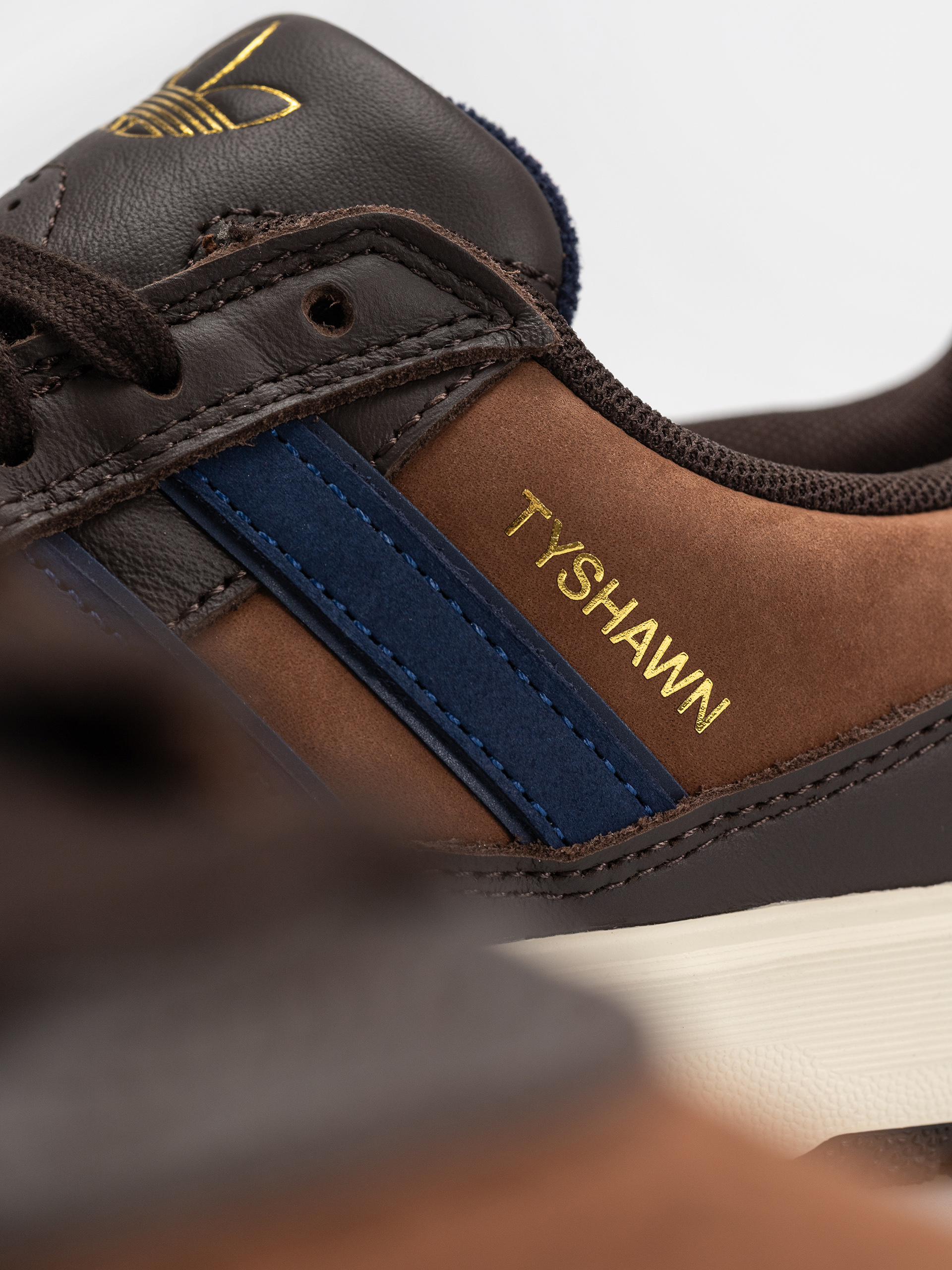 Взуття adidas Tyshawn II (auco/dkblue/prebrn)