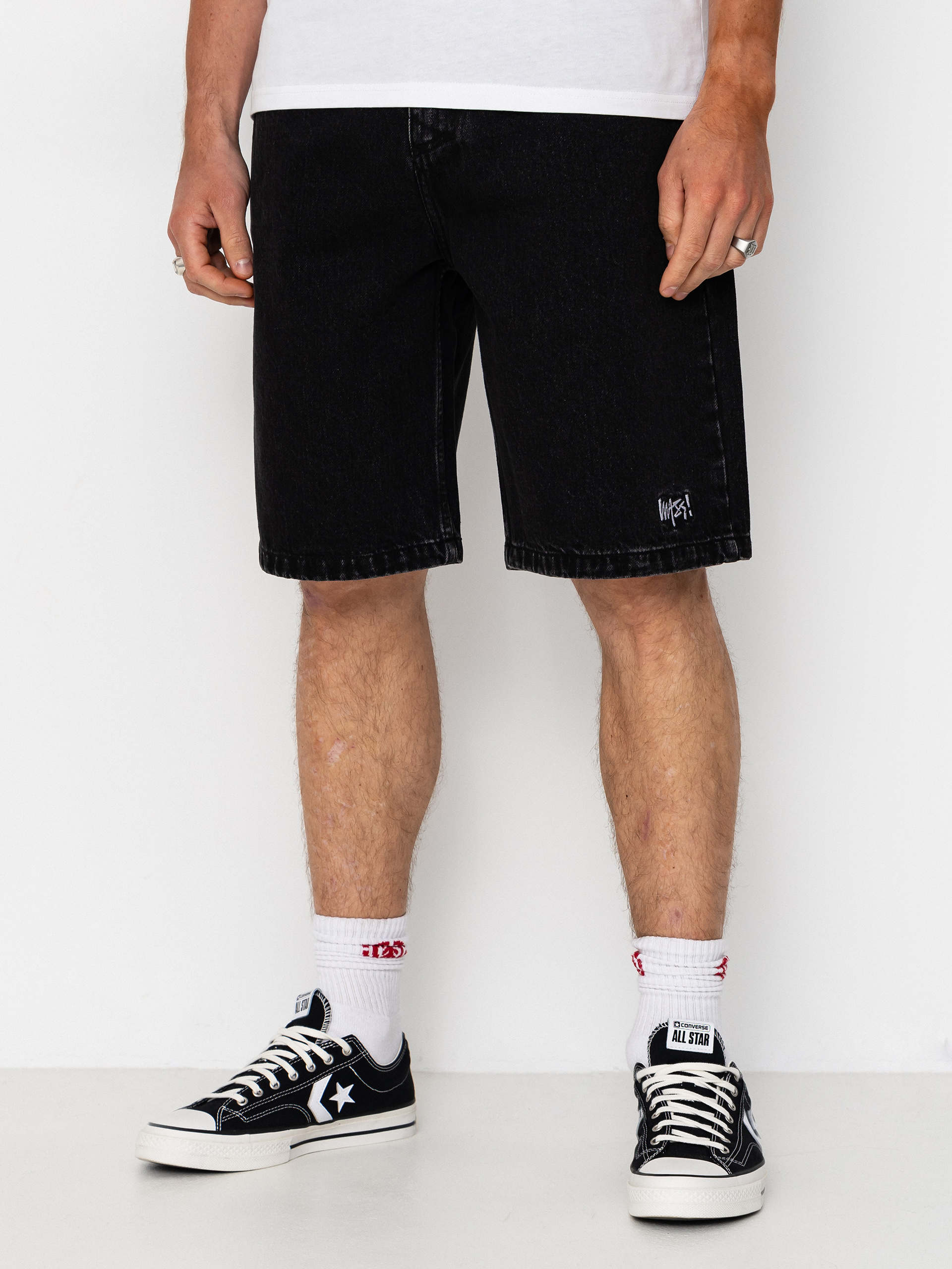 u0428u043eu0440u0442u0438 MassDnm Jeans Higher (black washed)