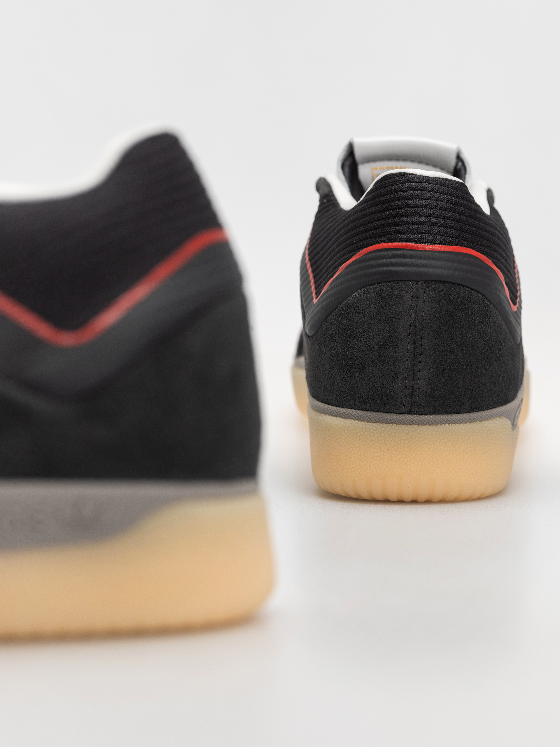 Взуття adidas Tyshawn (carbon/crywht/betsca)
