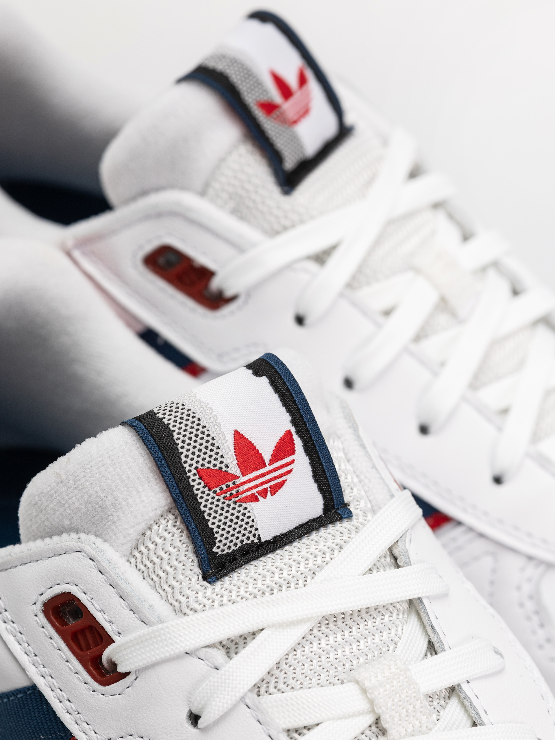 Взуття adidas Tekkira Cup (ftwwht/betsca)