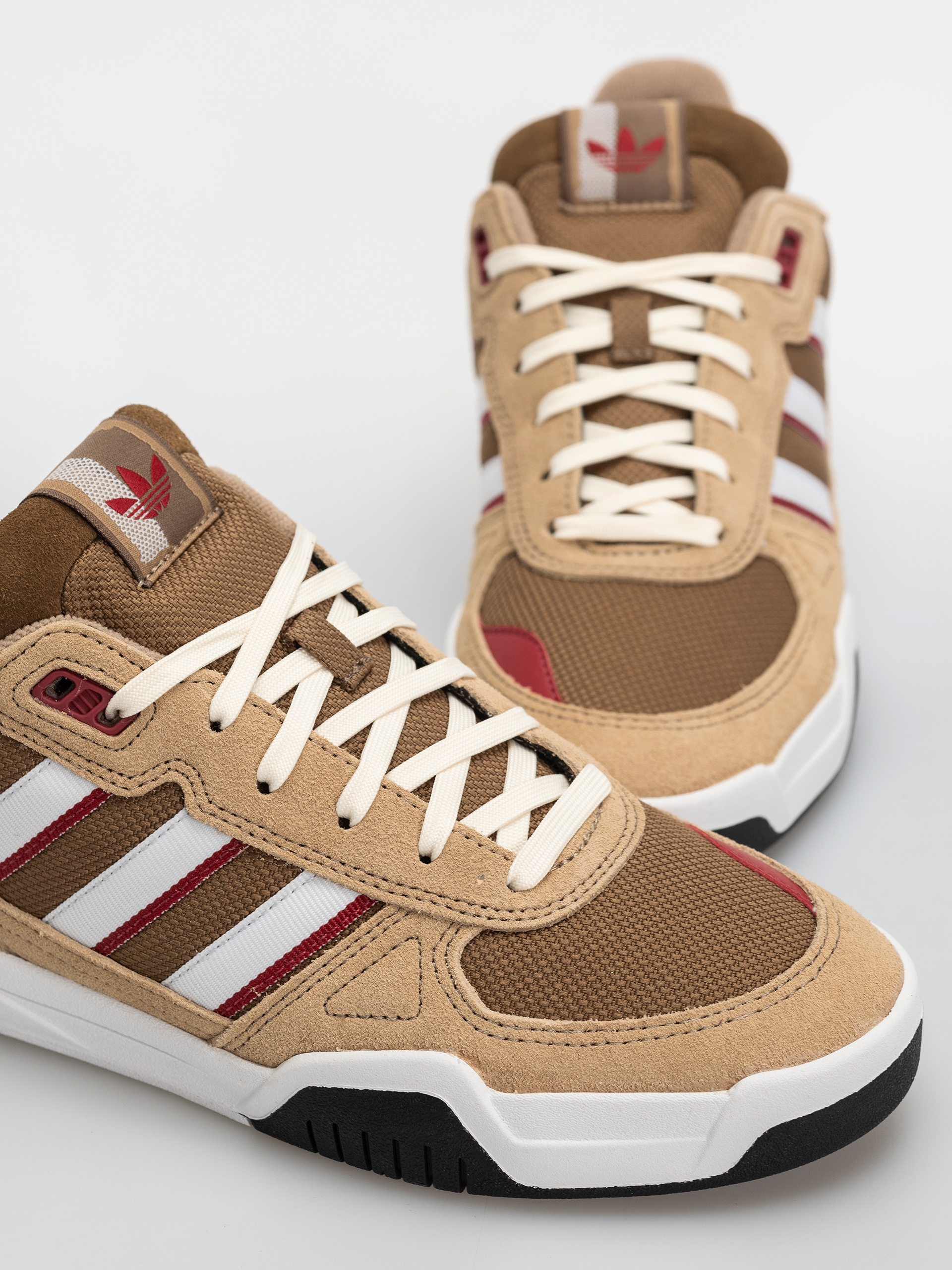 Взуття adidas Tekkira Cup (cardbo/ftwwht/tmvire)