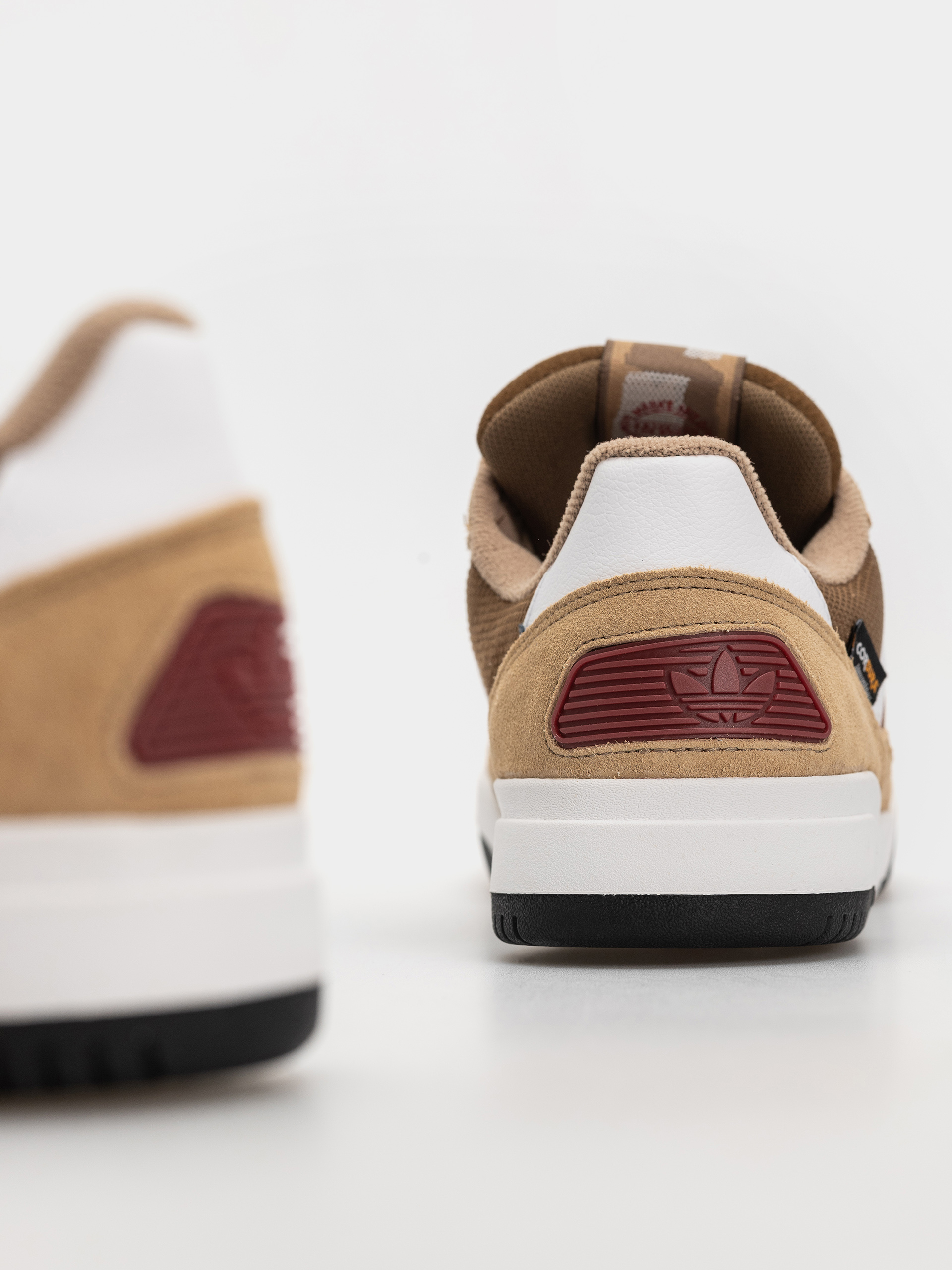 Взуття adidas Tekkira Cup (cardbo/ftwwht/tmvire)