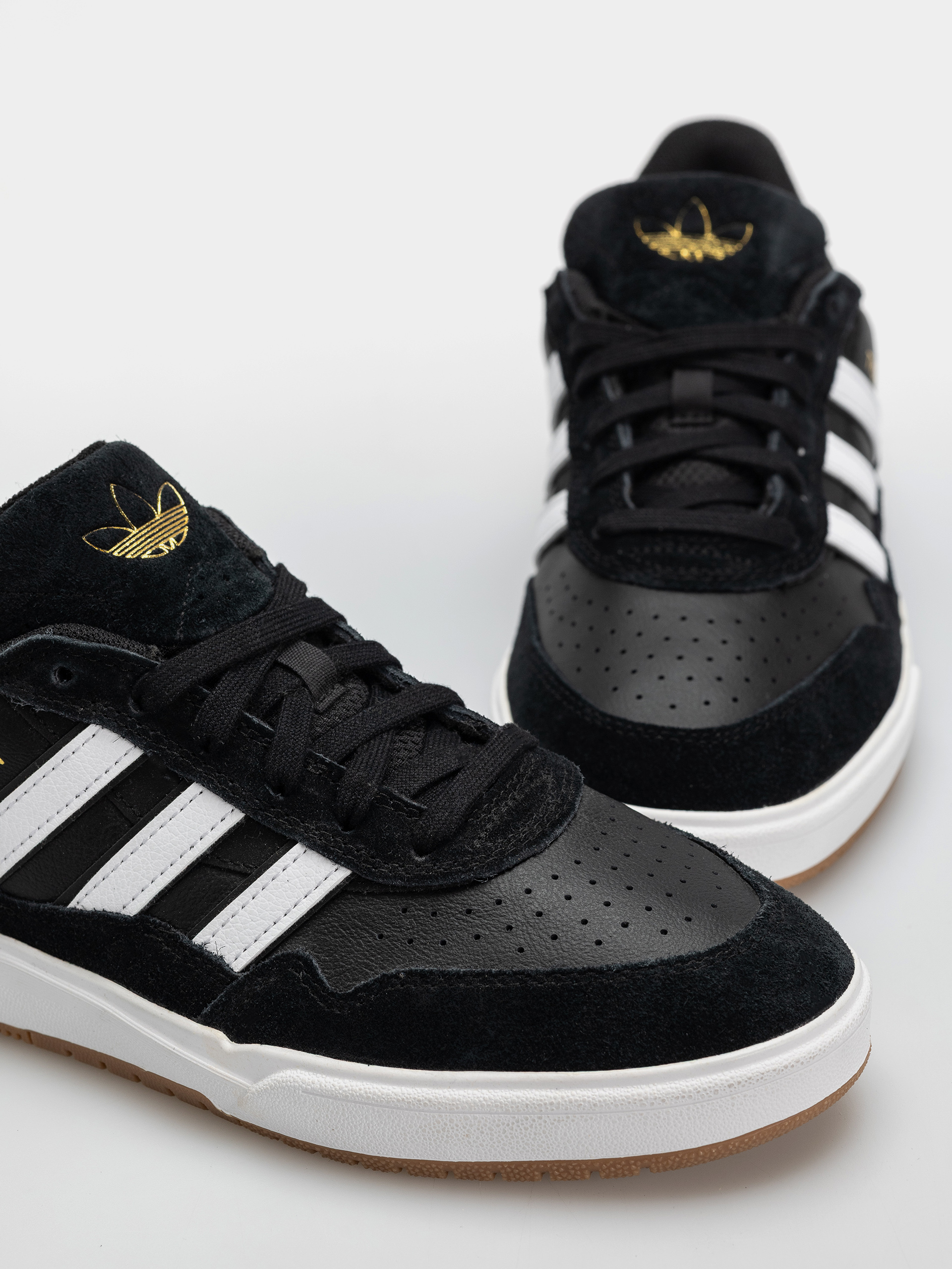 Взуття adidas Tyshawn II (cblack/ftwwht/gum4)