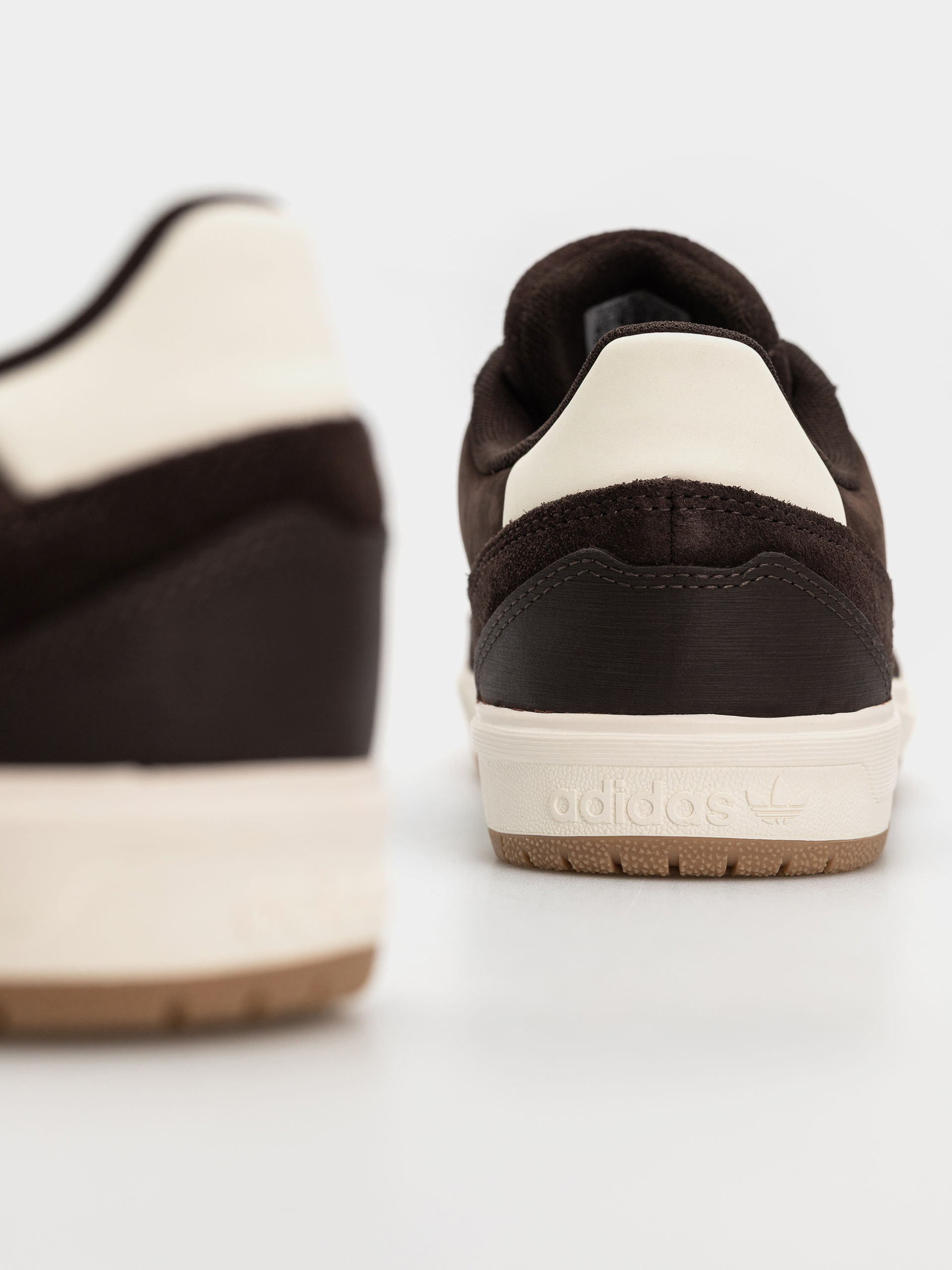 Взуття adidas Tyshawn II (owhite/cwhite)