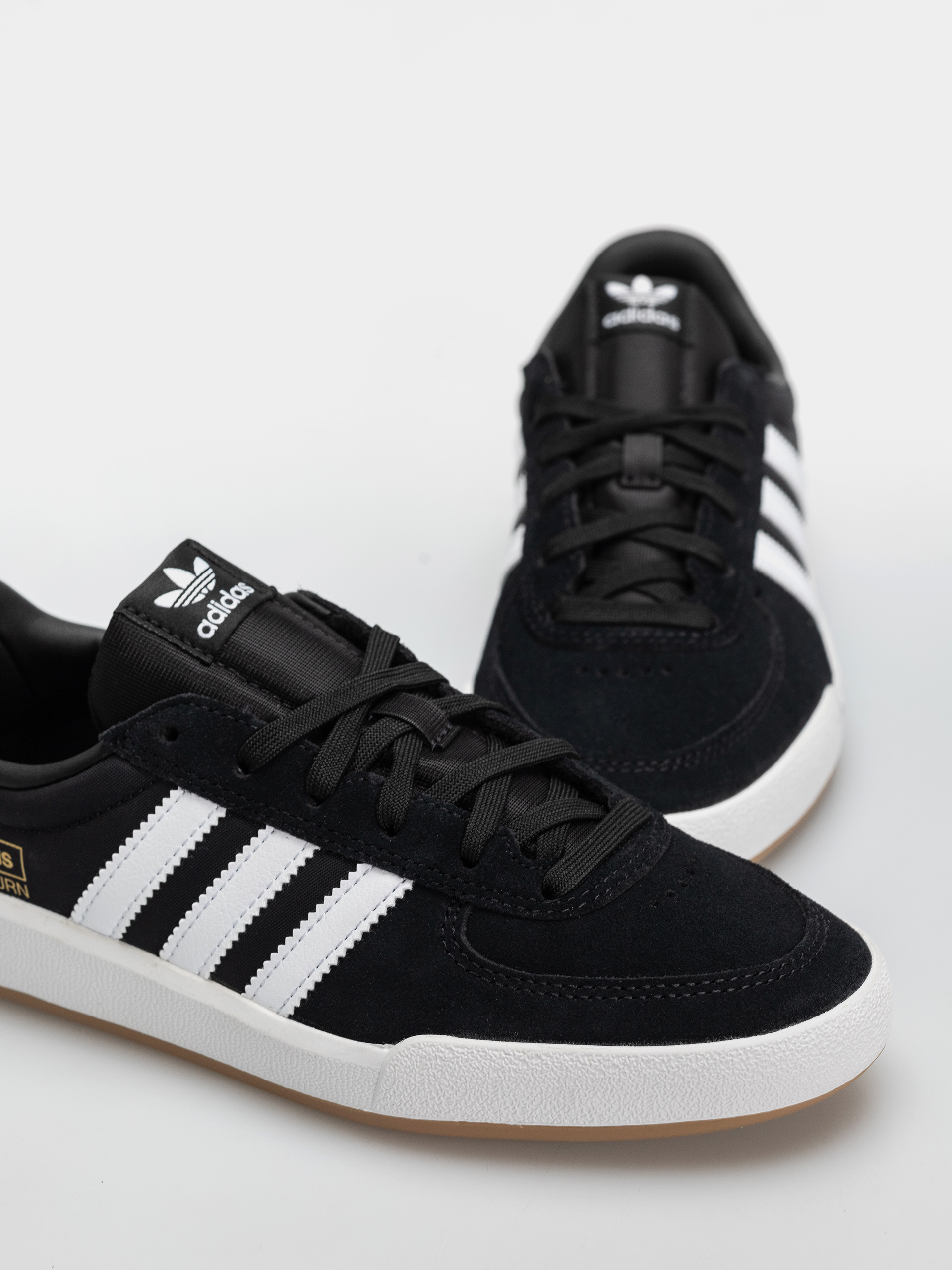 Взуття adidas Glenburn (cblack/ftwwht/gum4)