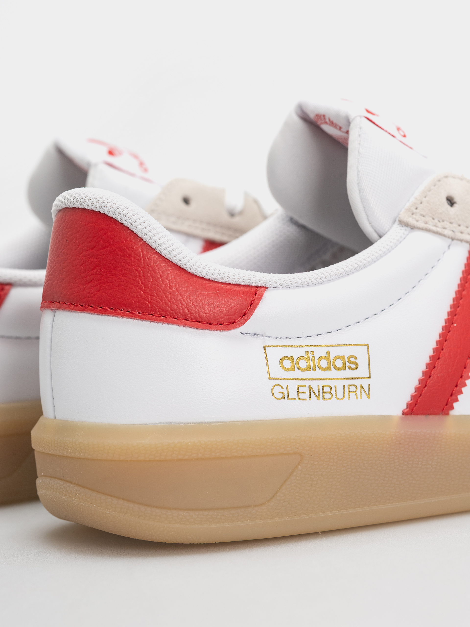 Взуття adidas Glenburn (ftwwht/betsca/gum3)