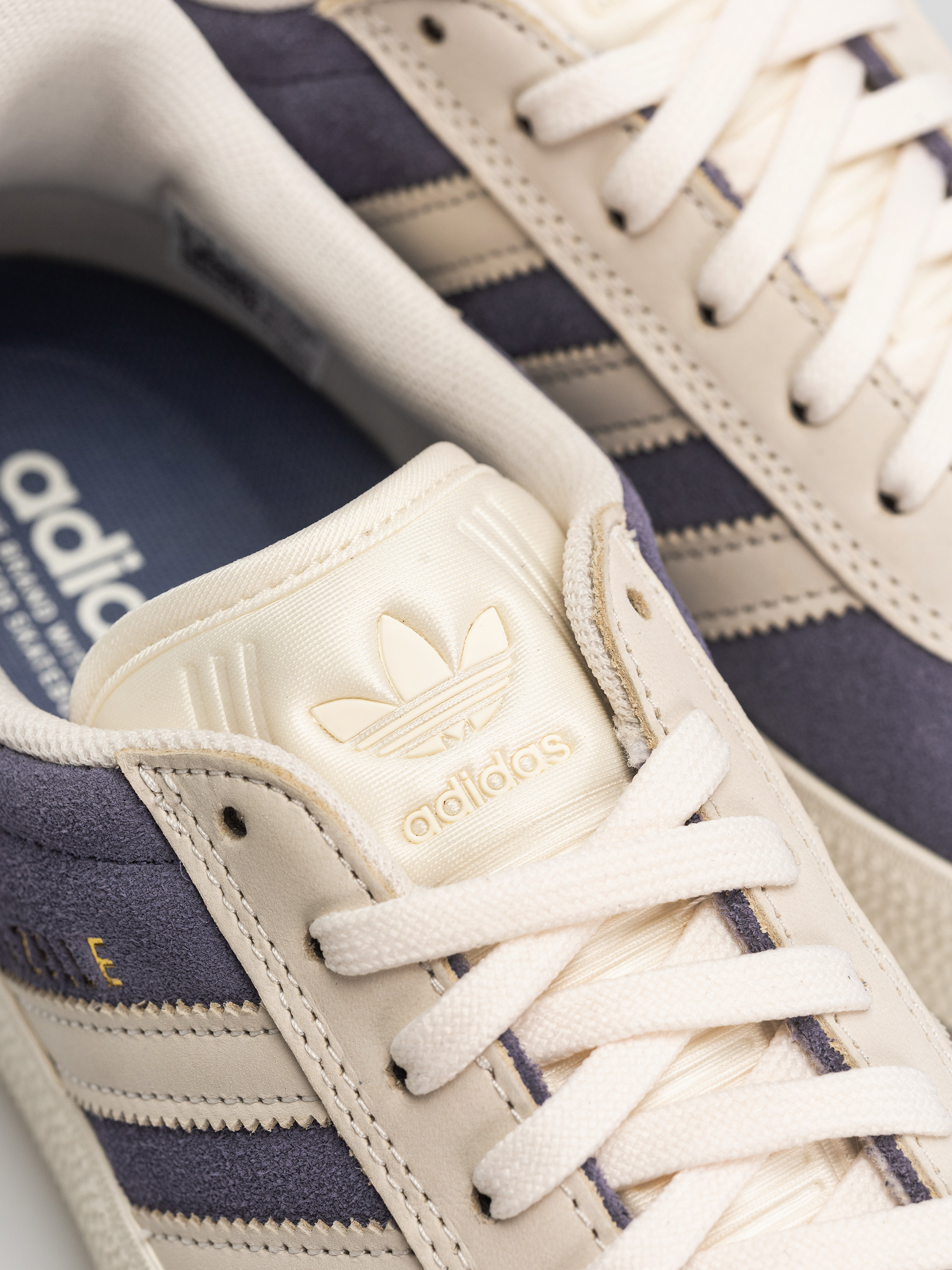 Взуття adidas Gazelle Adv (suppur/cwhite/goldmt)