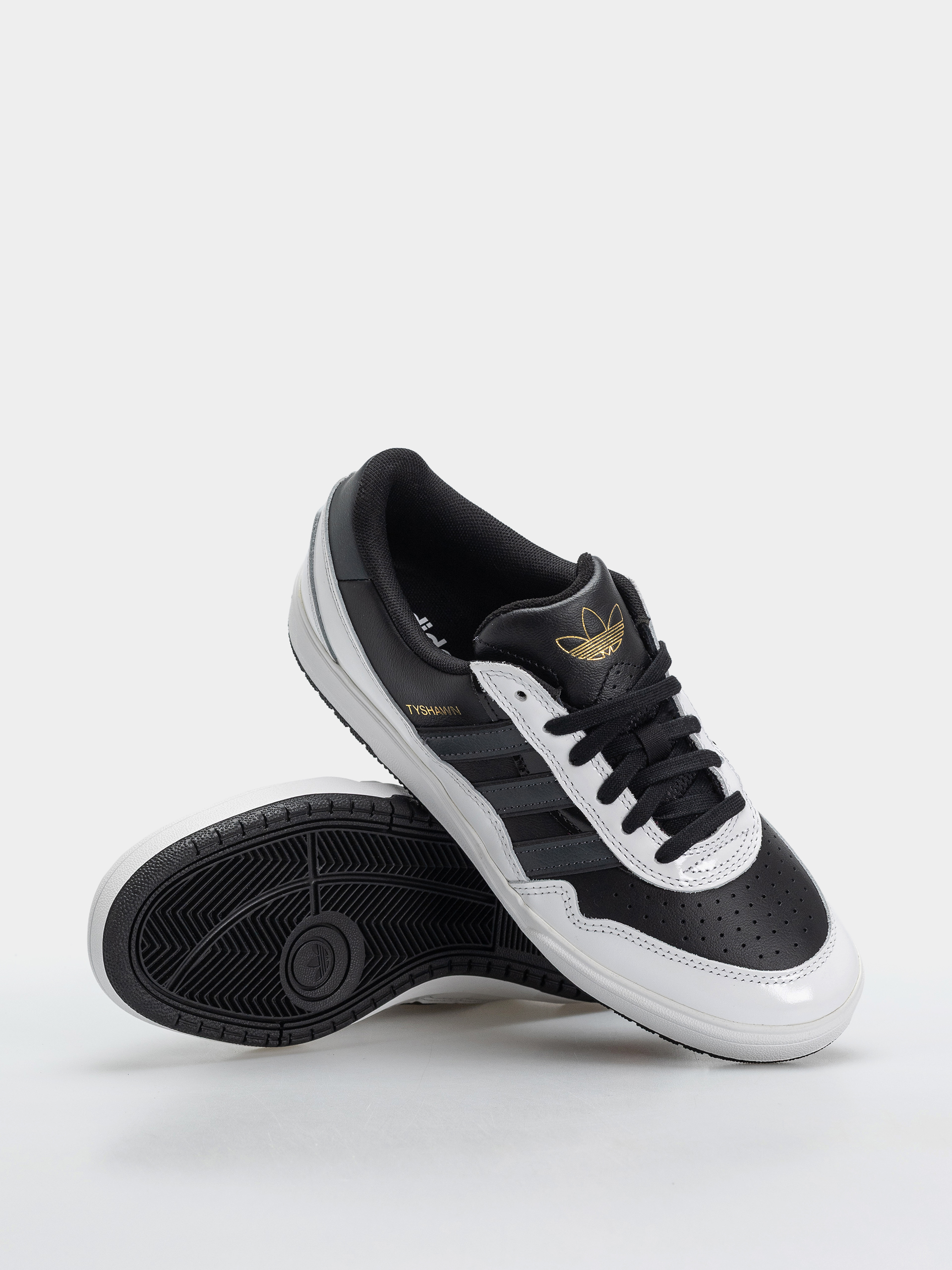 Взуття adidas Tyshawn II (cblack/carbon/ftwwht)