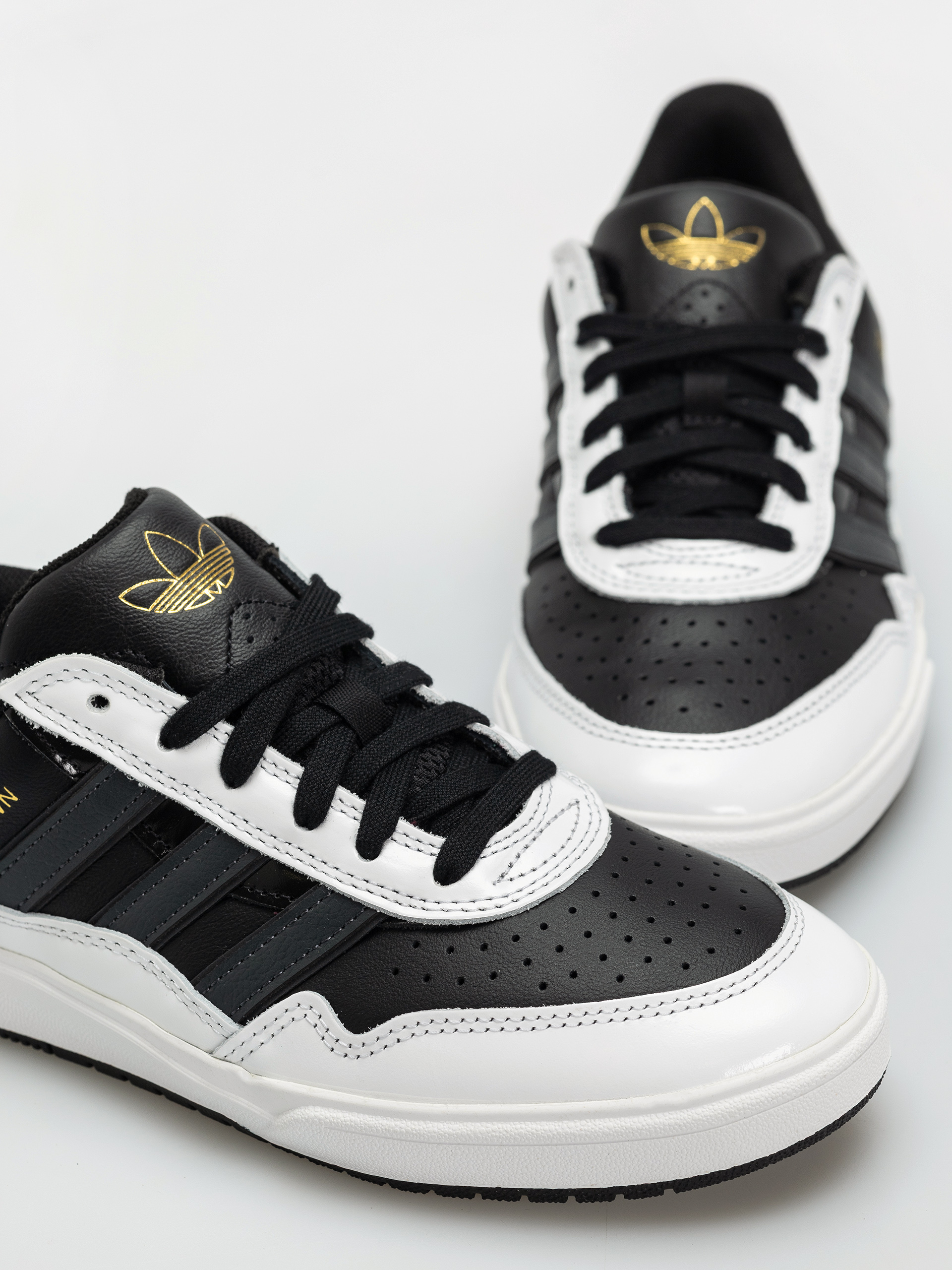 Взуття adidas Tyshawn II (cblack/carbon/ftwwht)