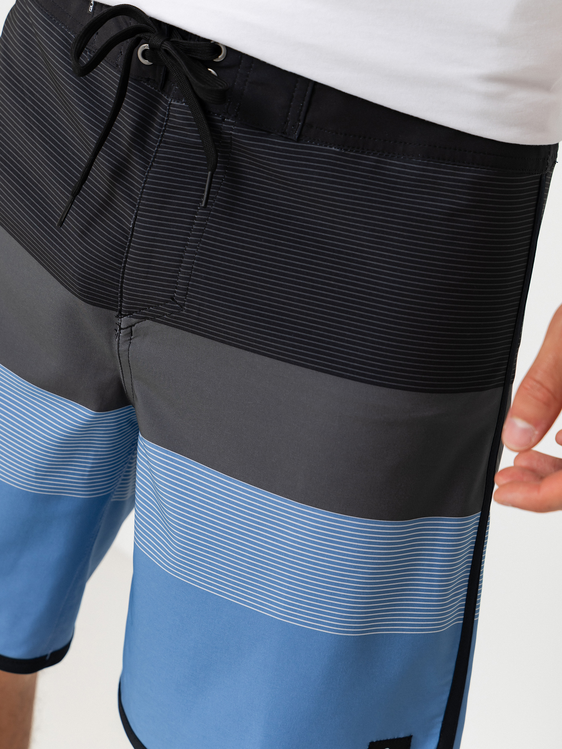 Пляжні шорти Quiksilver Surfsilk Scallop 18 (black tijuana)