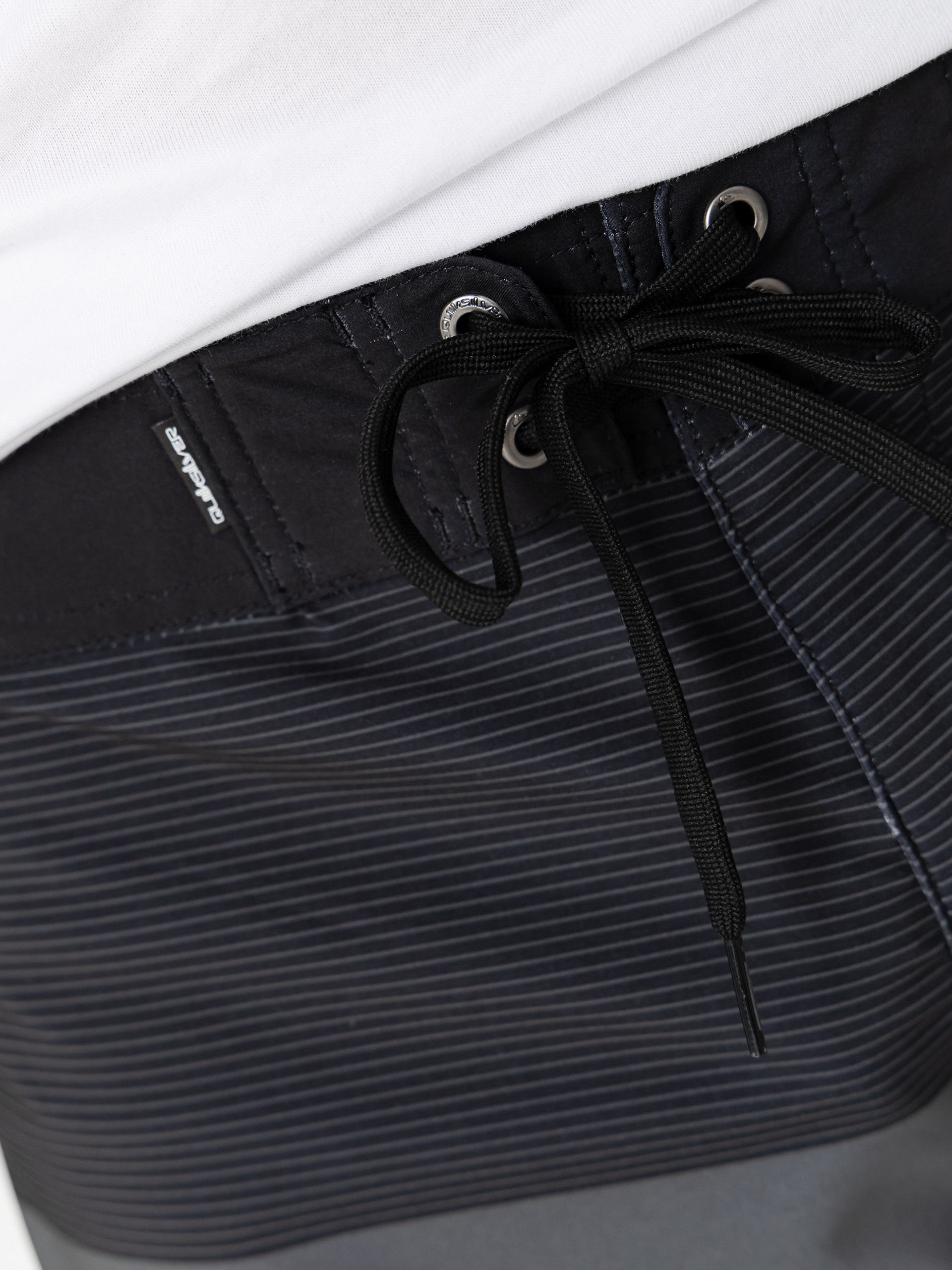 Пляжні шорти Quiksilver Surfsilk Scallop 18 (black tijuana)