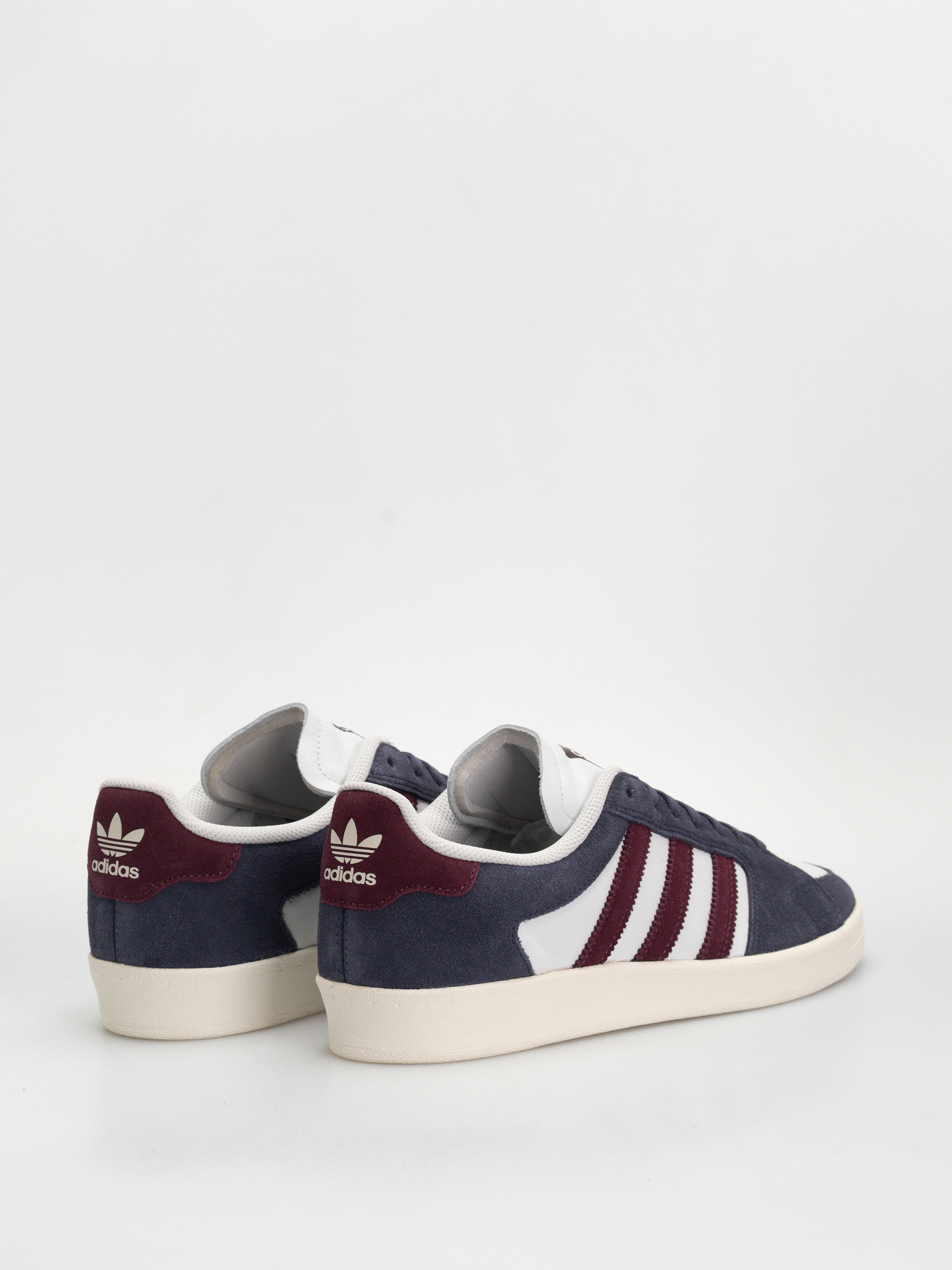 Взуття adidas Superskate Low (shanav/maroon/crywht)