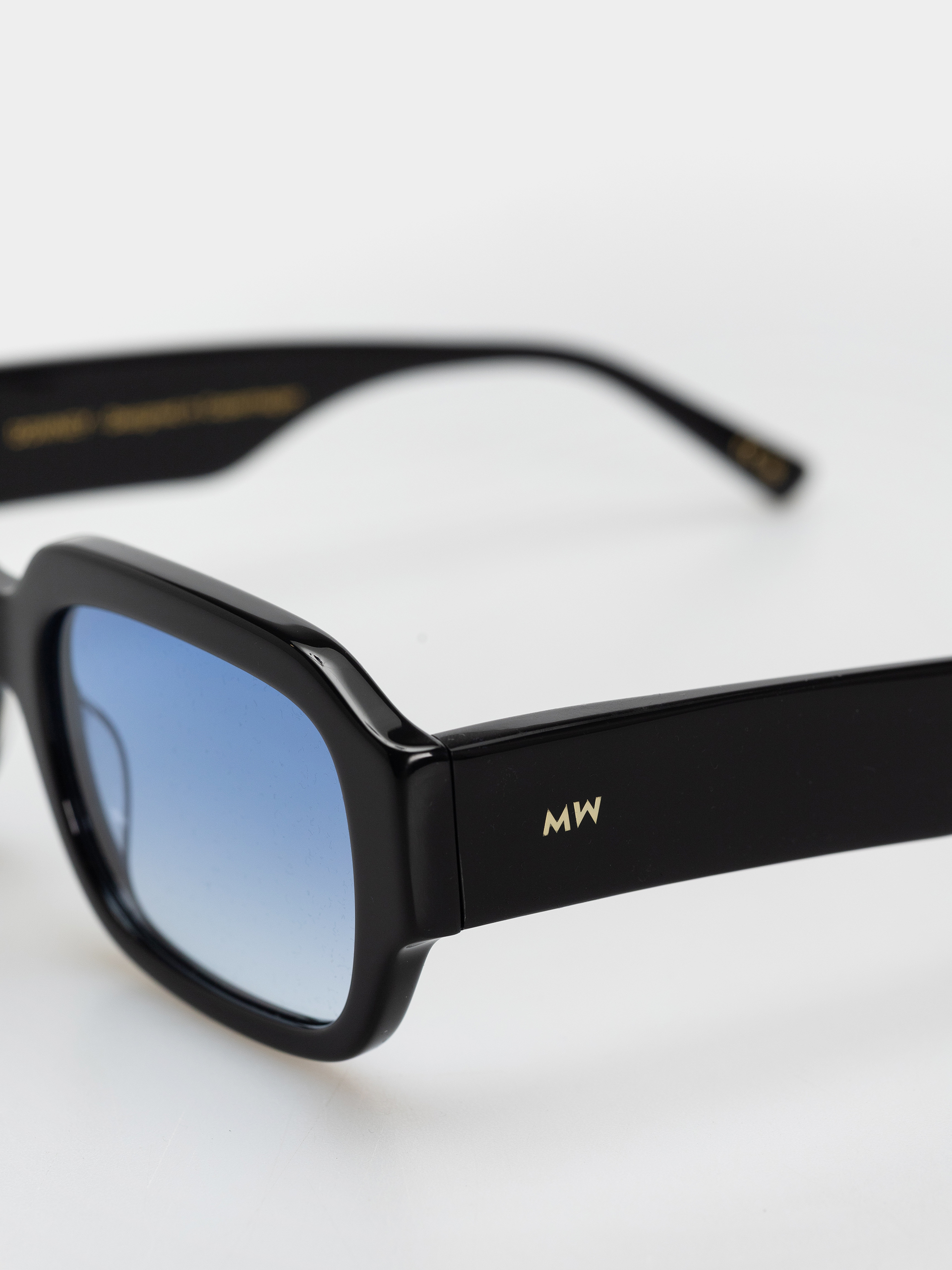 Сонцезахисні окуляри MessyWeekend Downey (black/gradient blue)